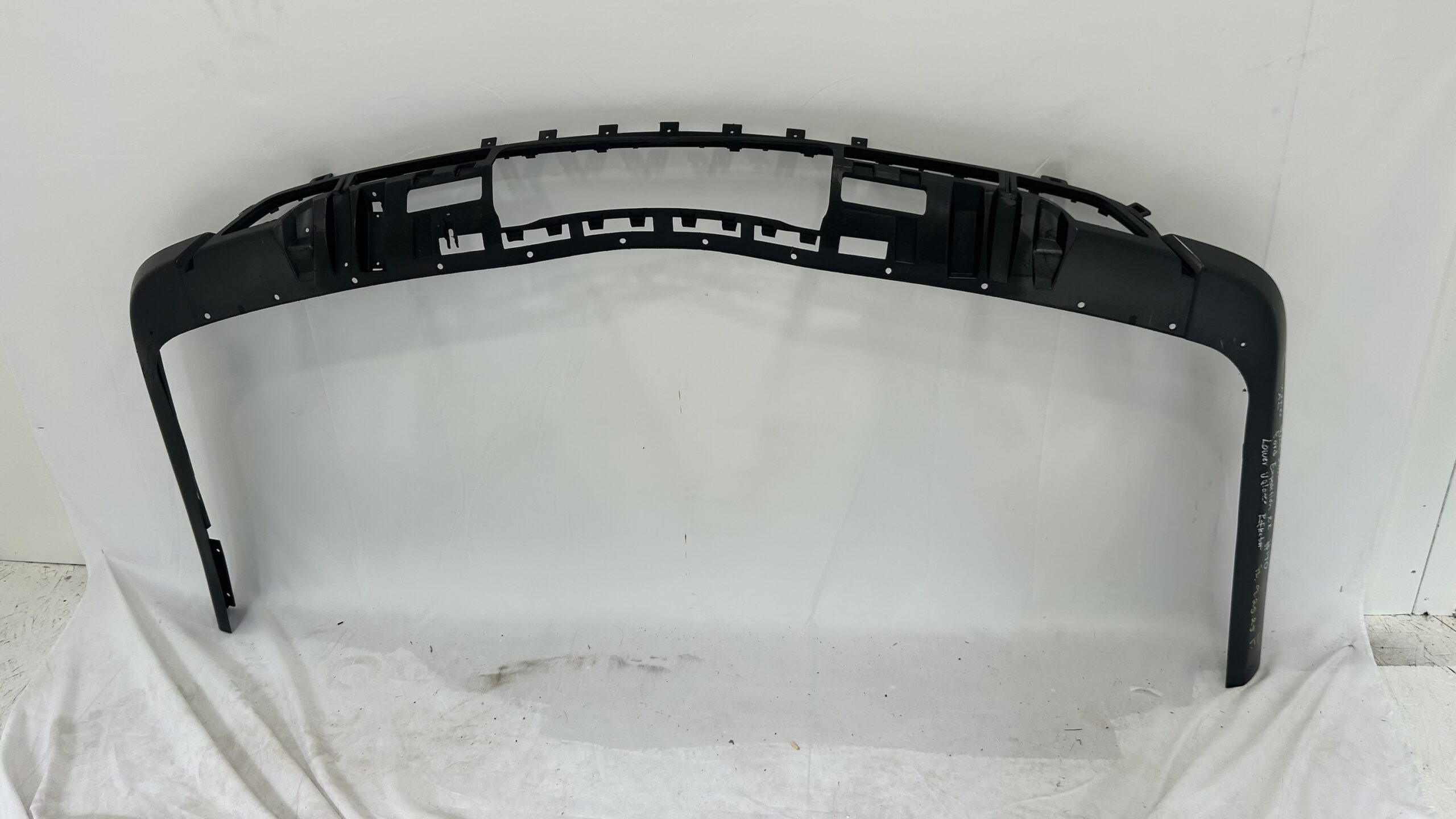 2018-2021 Ford Expedition Max Platinum Rear Bumper lower Valance