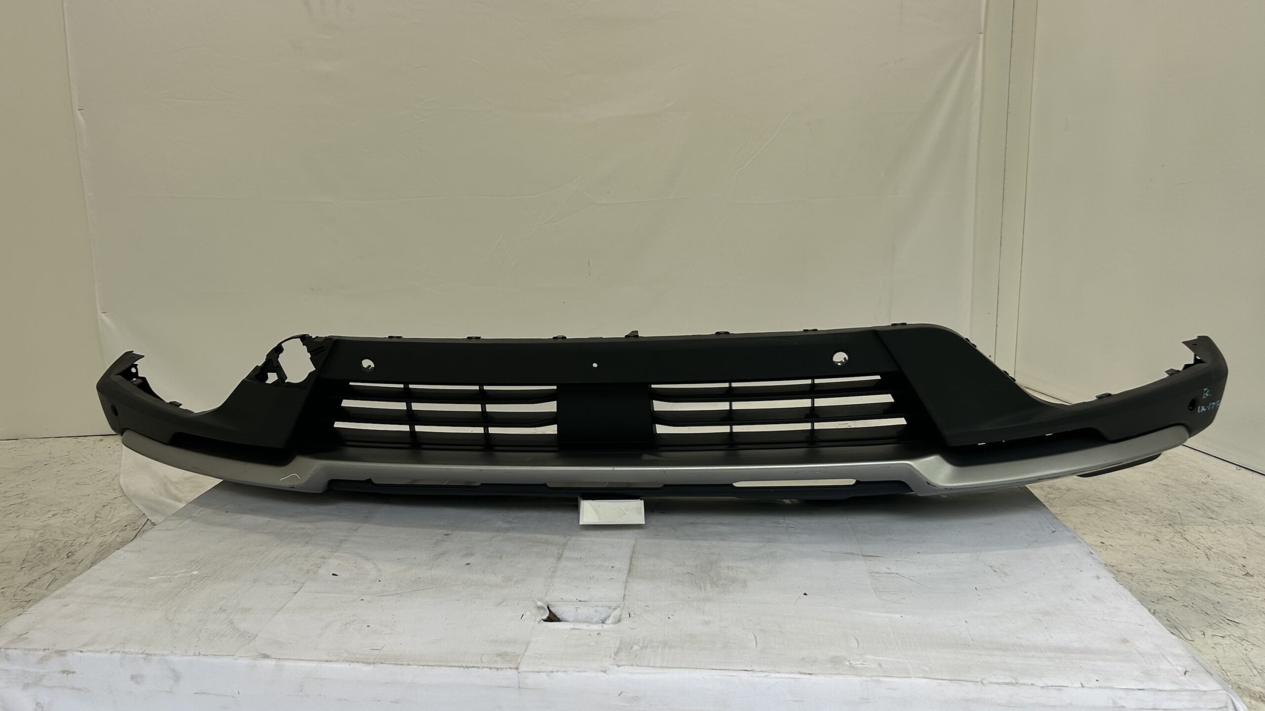 2020-2025 Ford Explorer Front bumper lower valance