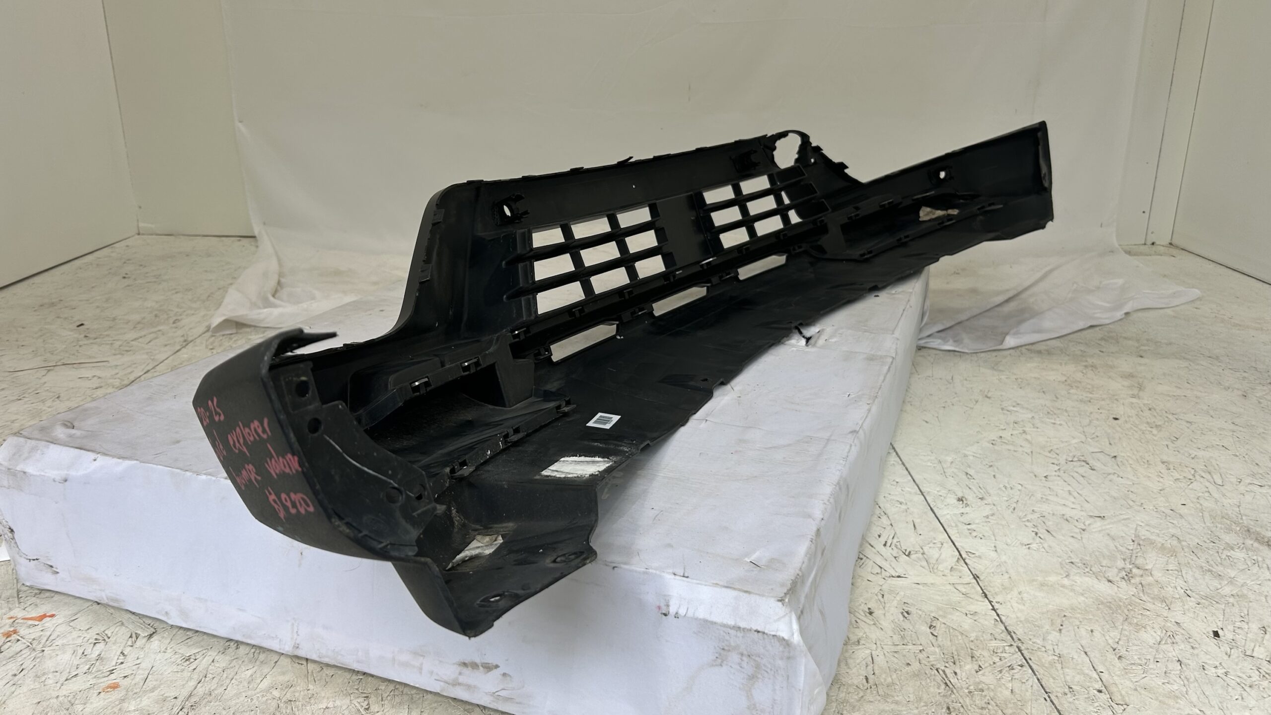 2020-2025 Ford Explorer Front bumper lower valance
