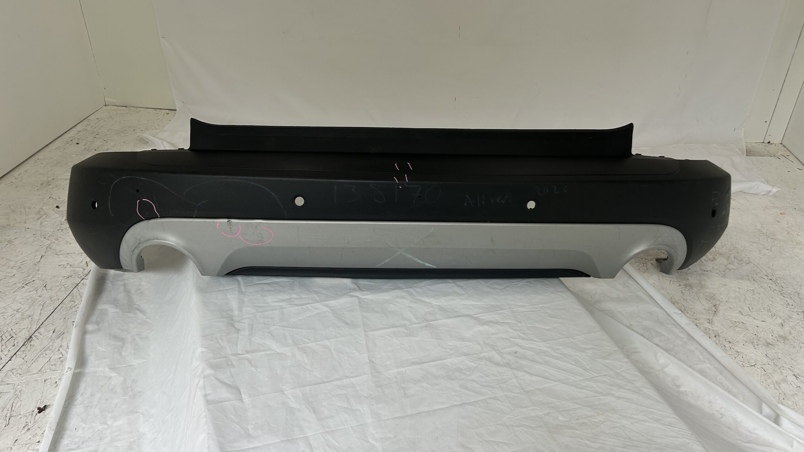 2020-2024 Ford Escape Rear Bumper W/ Silver park assist