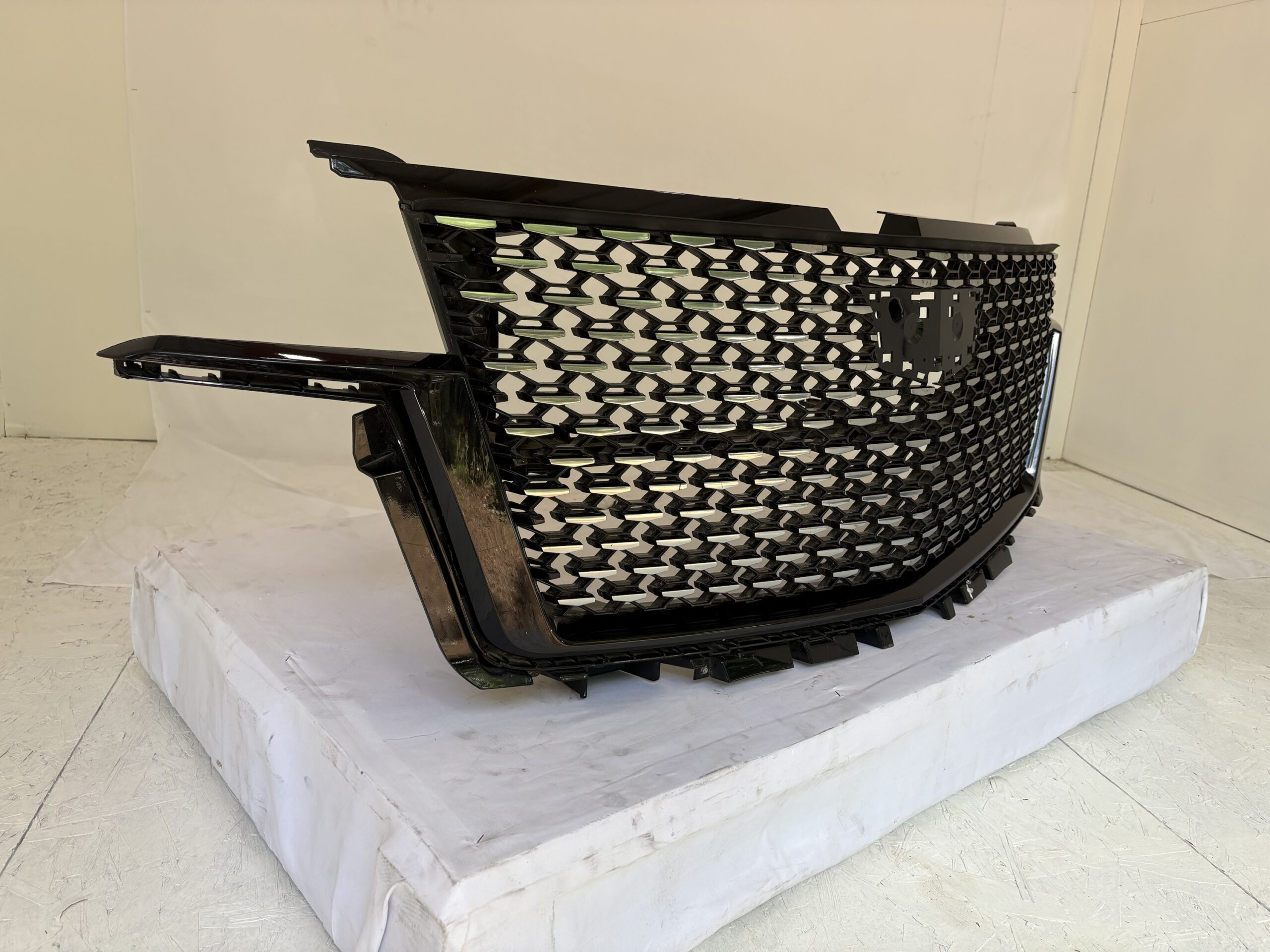 2021-2024 Cadillac Escalade Grille