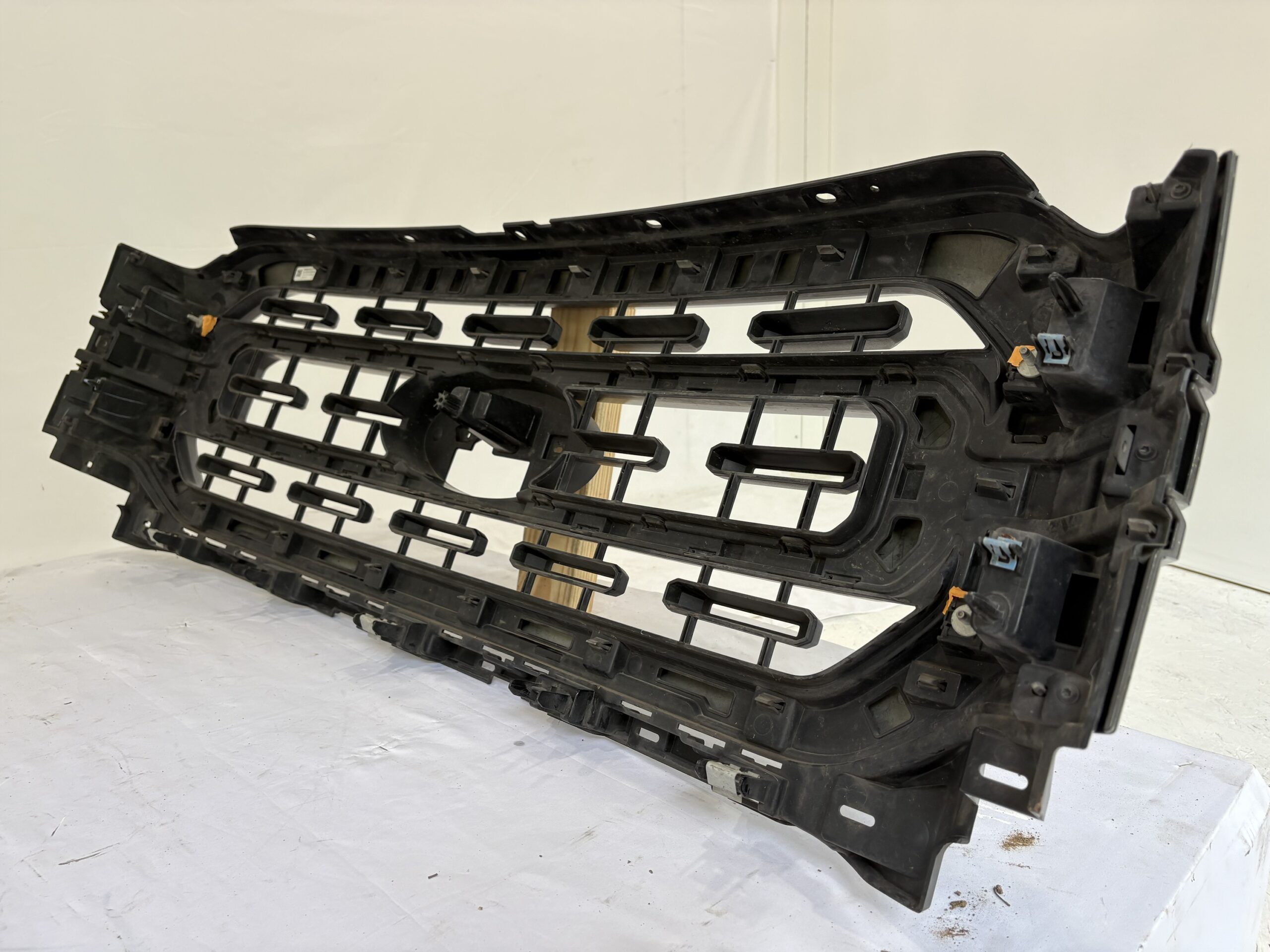 2021-2022 Ford F-150 XLT Grille