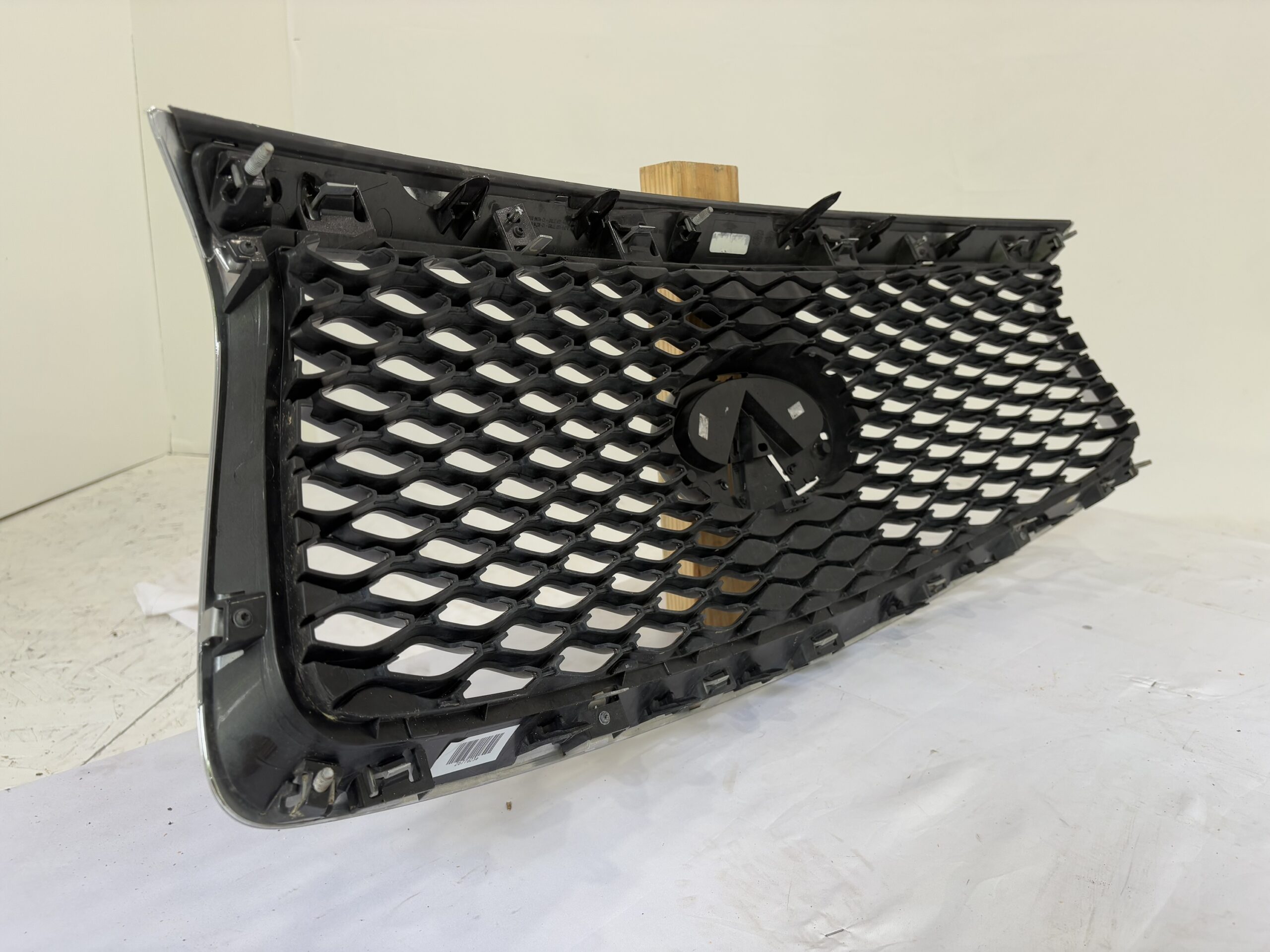 2016-2020 Infiniti QX60 Grille
