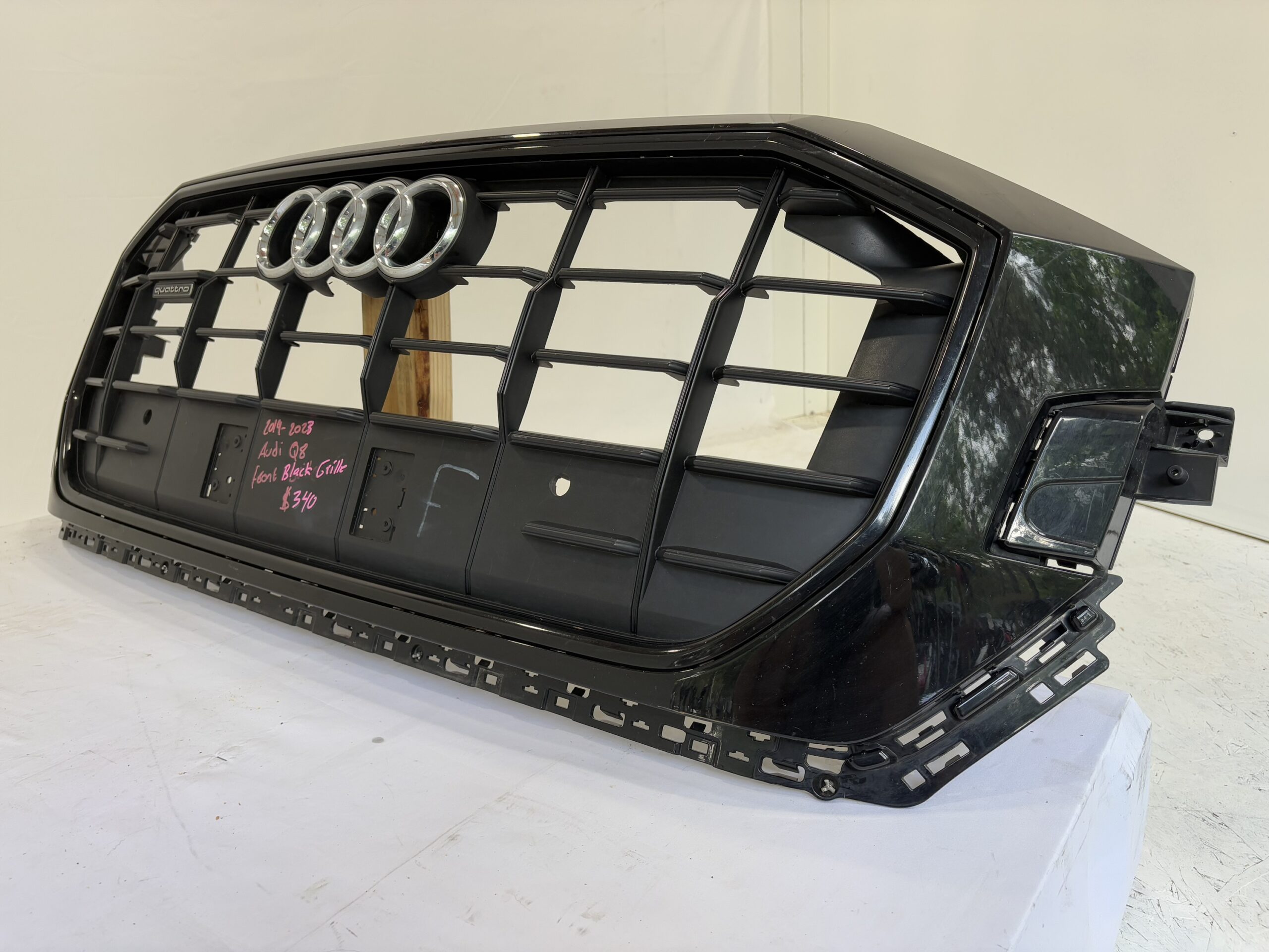2019-2023 Audi Q8 Grille