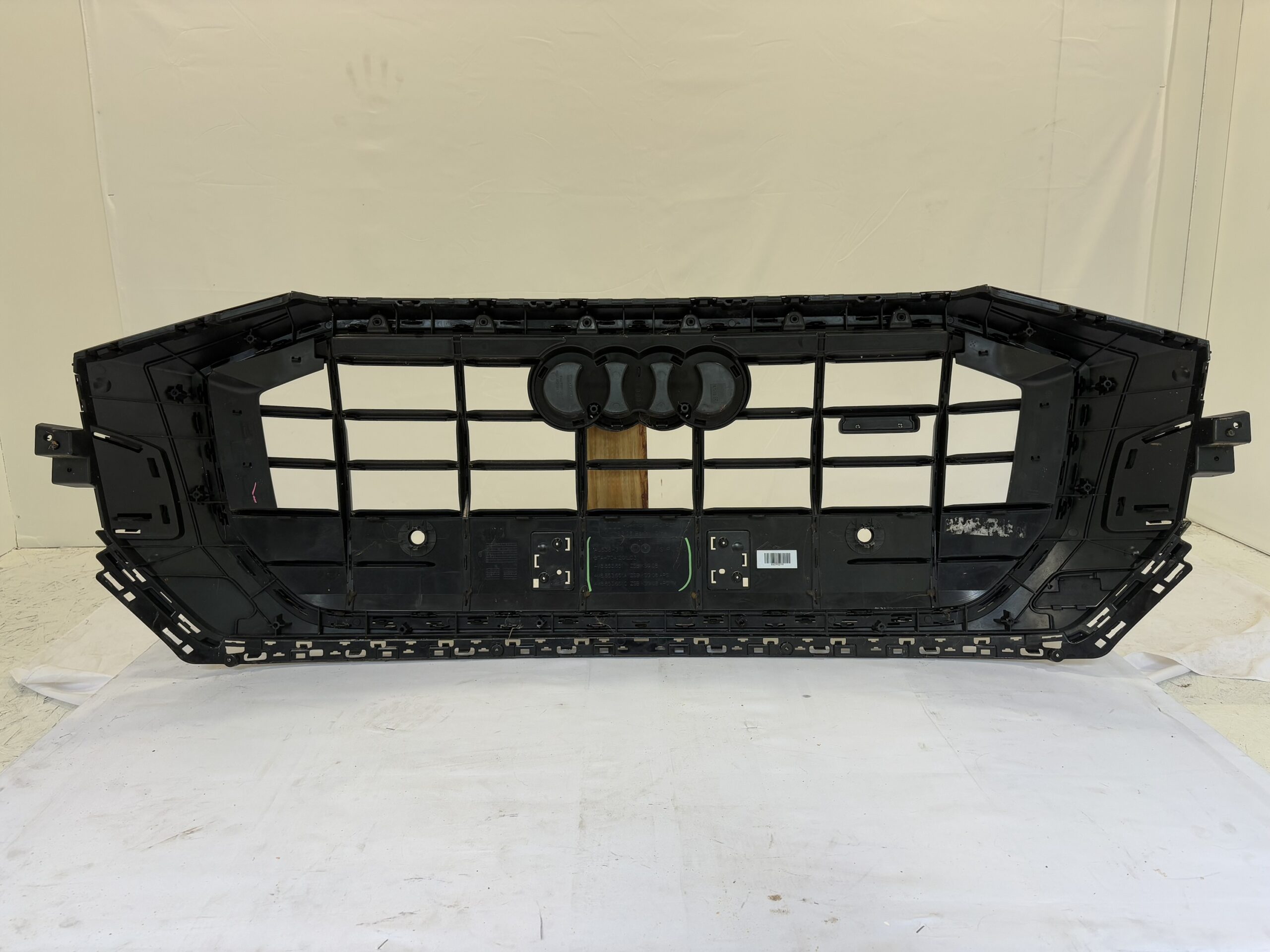 2019-2023 Audi Q8 Grille
