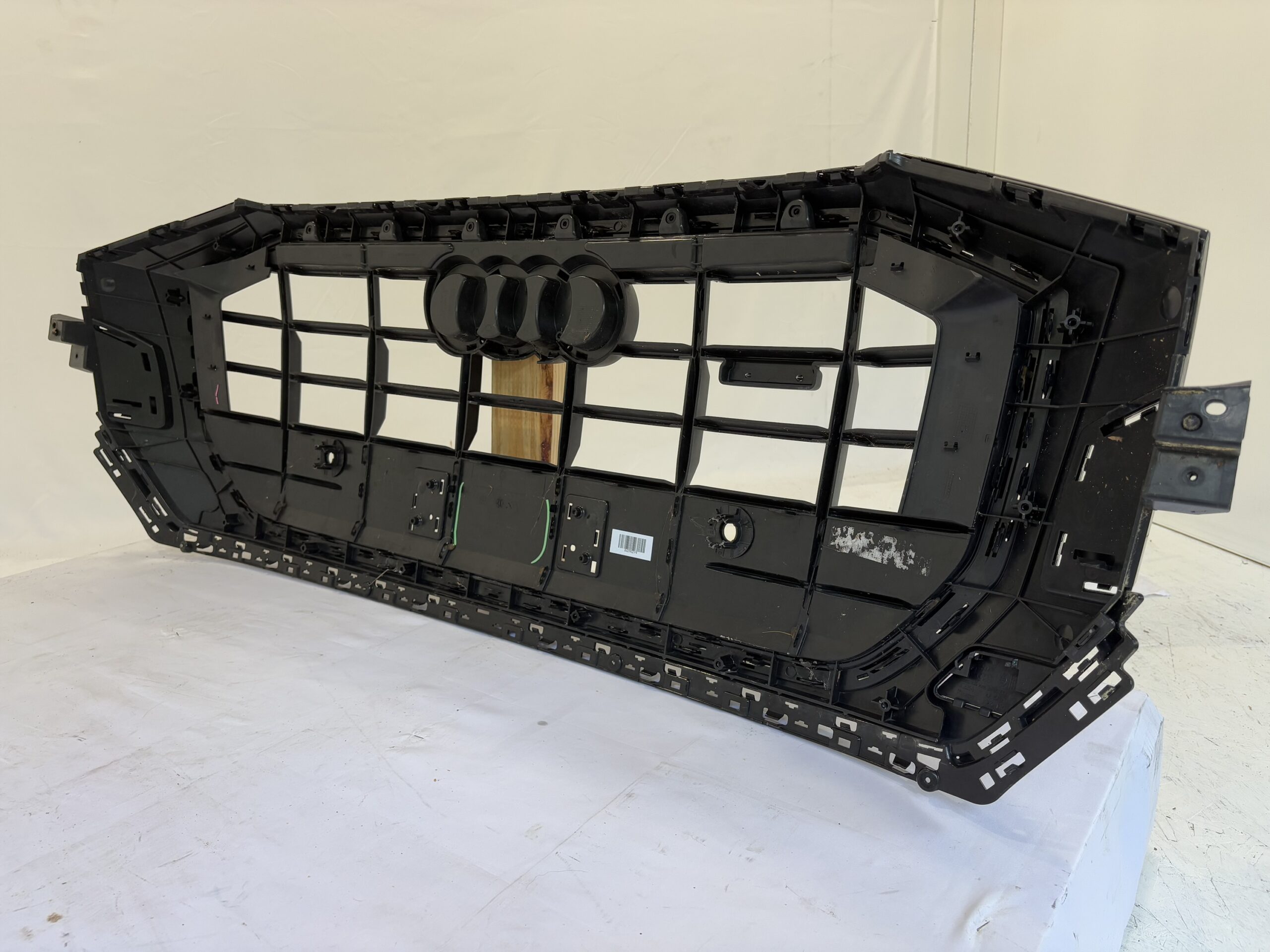 2019-2023 Audi Q8 Grille
