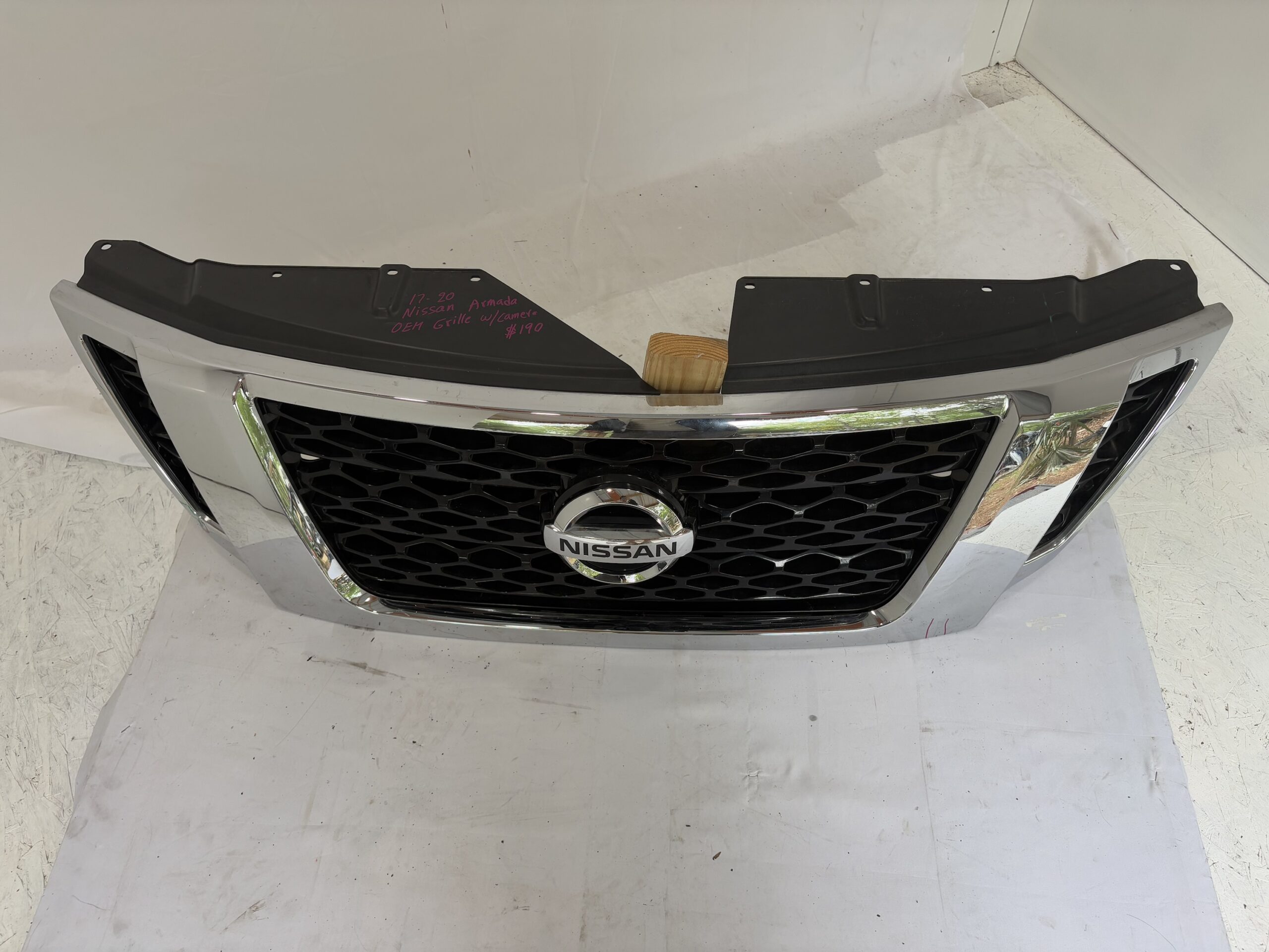2017-2020 Nissan Armada Grille w/ Camera