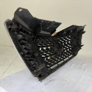 2017-2020 Nissan Armada Grille w/ Camera - Image 9