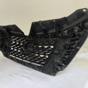 2017-2020 Nissan Armada Grille w/ Camera - Image 10