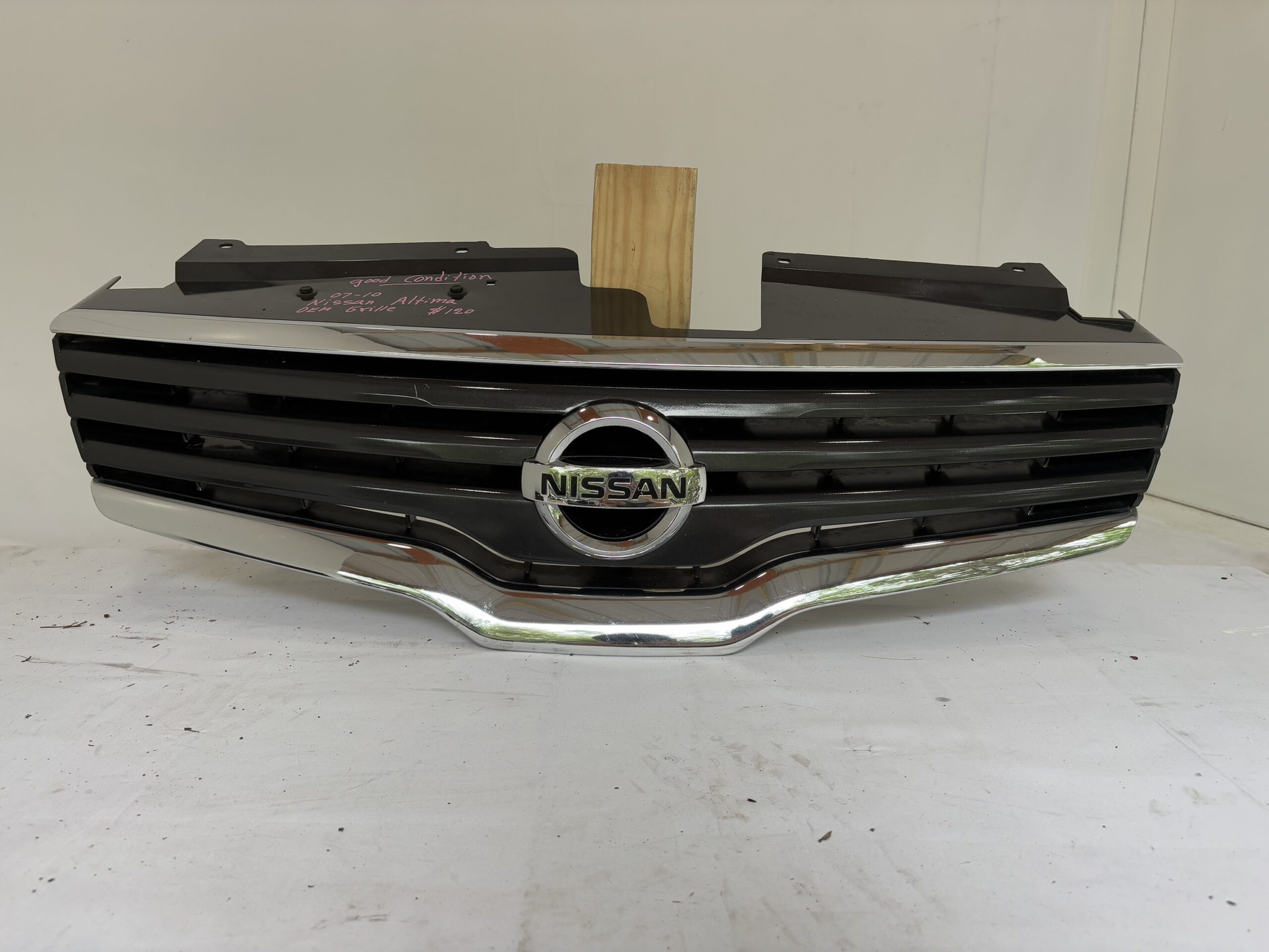 2007-2010 Nissan Altima Grille