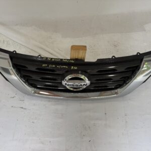 2017-2020 Nissan Pathfinder Grille w/ Camera - Image 4