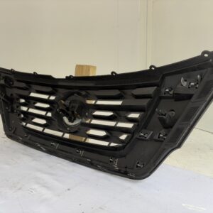 2017-2020 Nissan Pathfinder Grille w/ Camera - Image 8