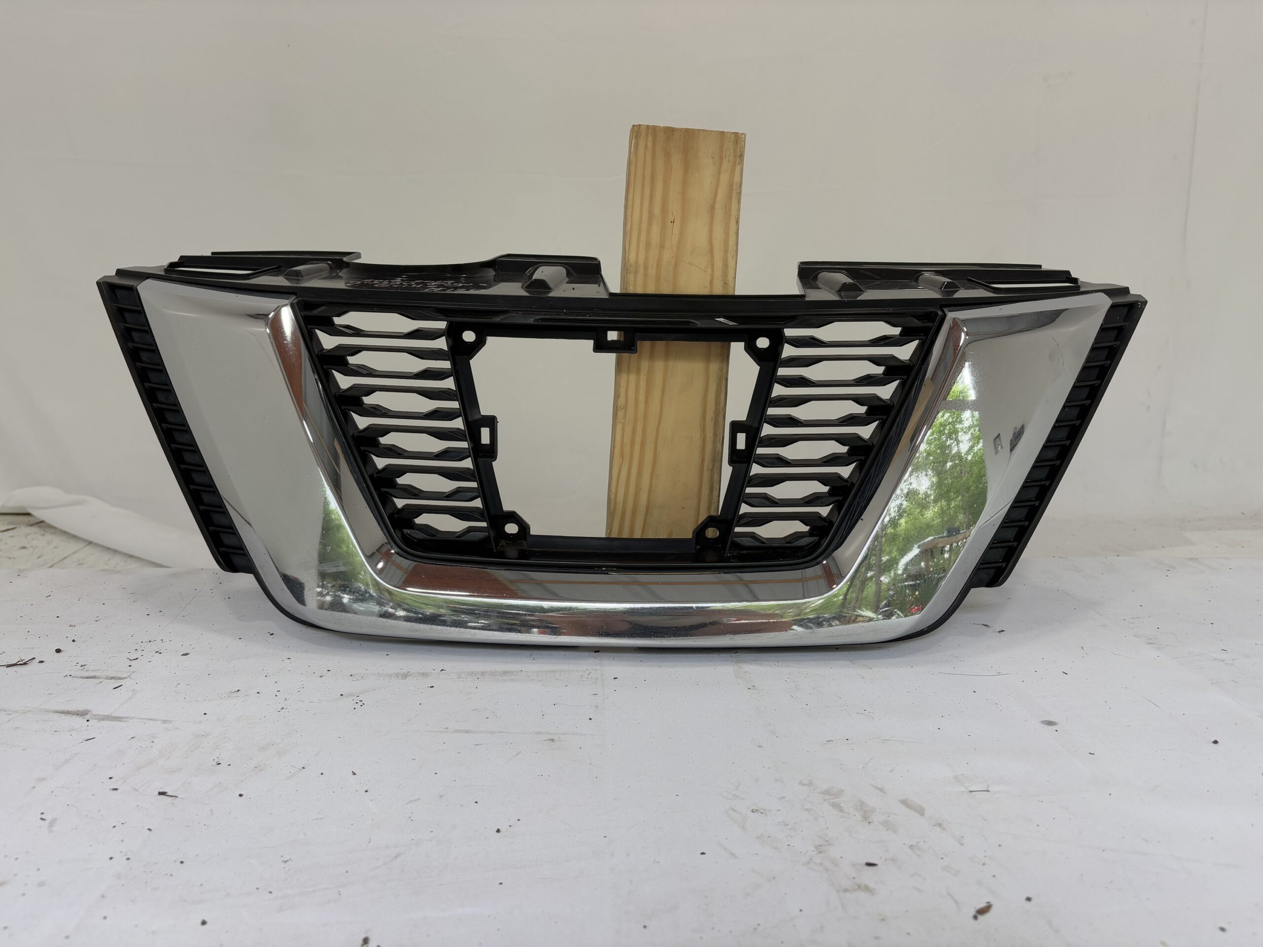 2017-2019 Nissan Rouge Grille