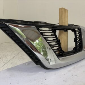 2017-2019 Nissan Rouge Grille - Image 2