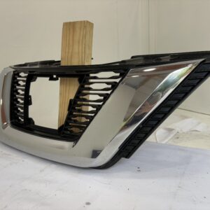 2017-2019 Nissan Rouge Grille - Image 3
