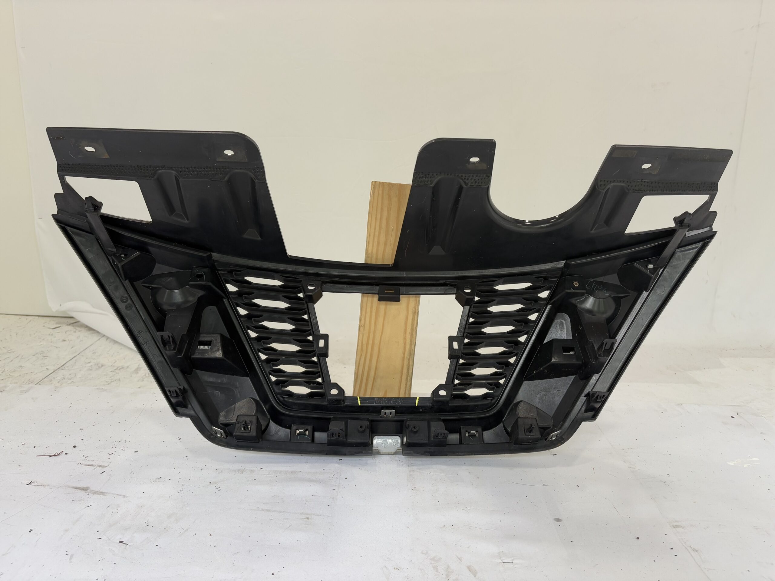 2017-2019 Nissan Rouge Grille