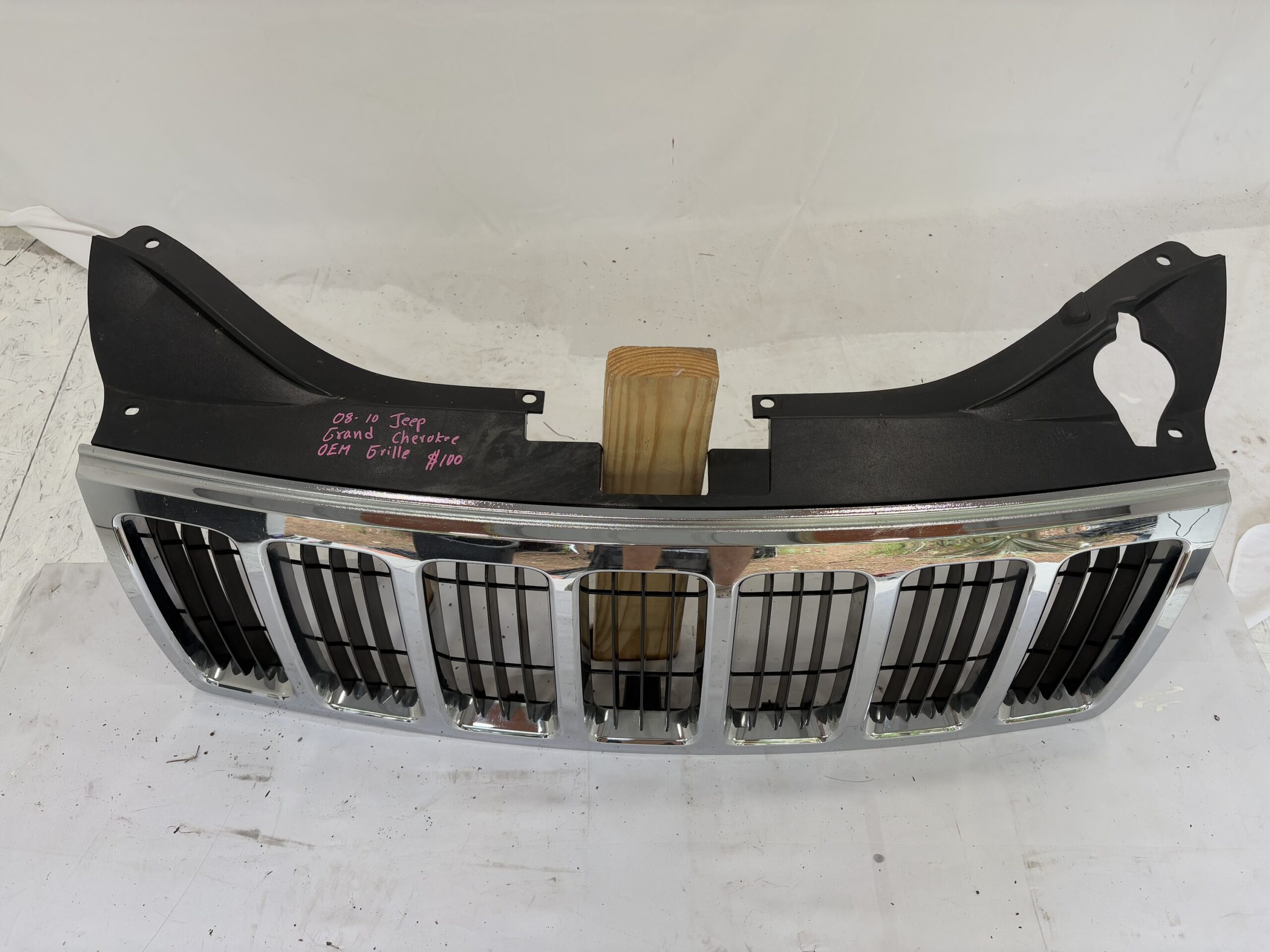 2008-2010 Jeep Grand Cherokee Grille