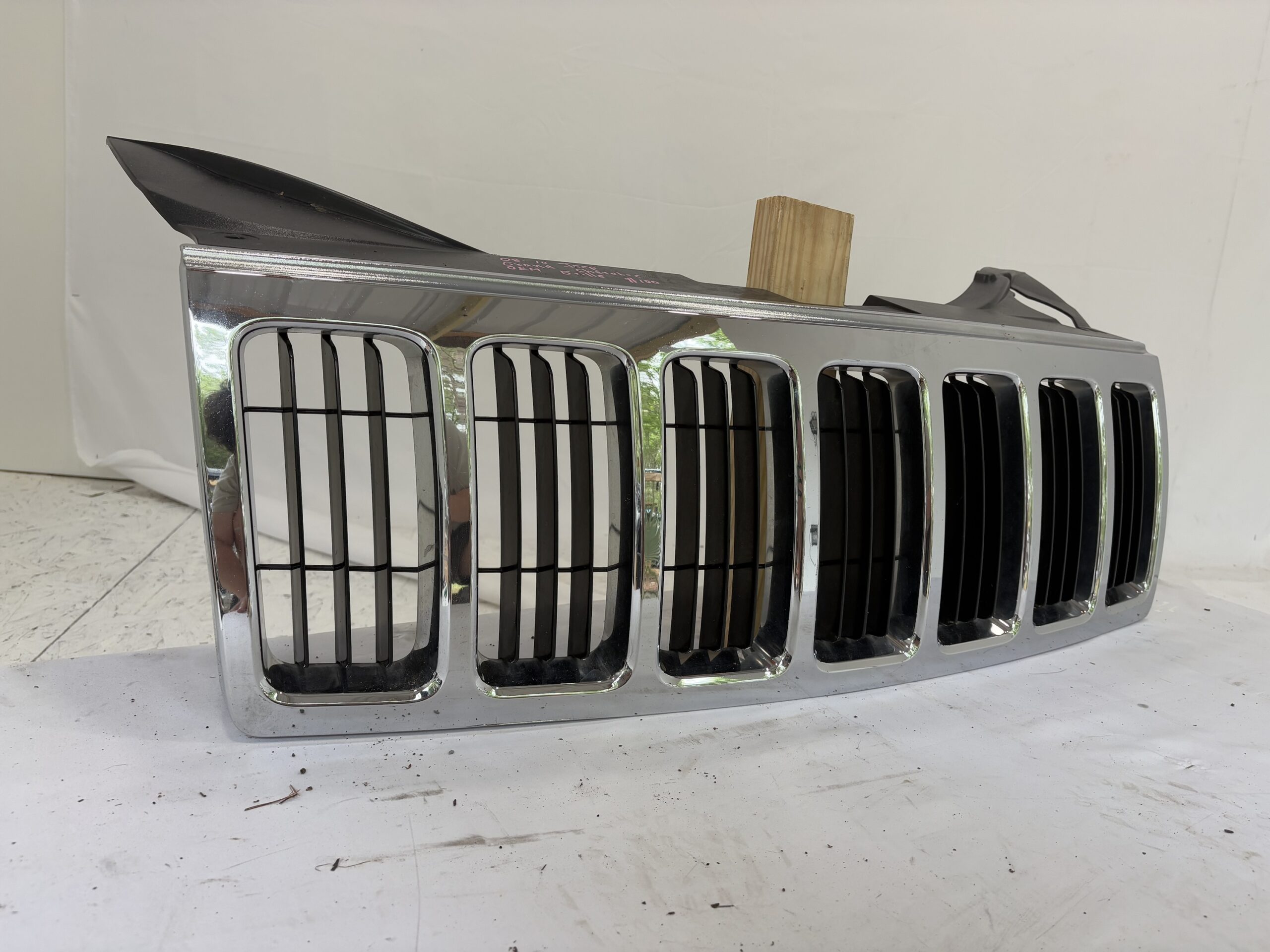 2008-2010 Jeep Grand Cherokee Grille