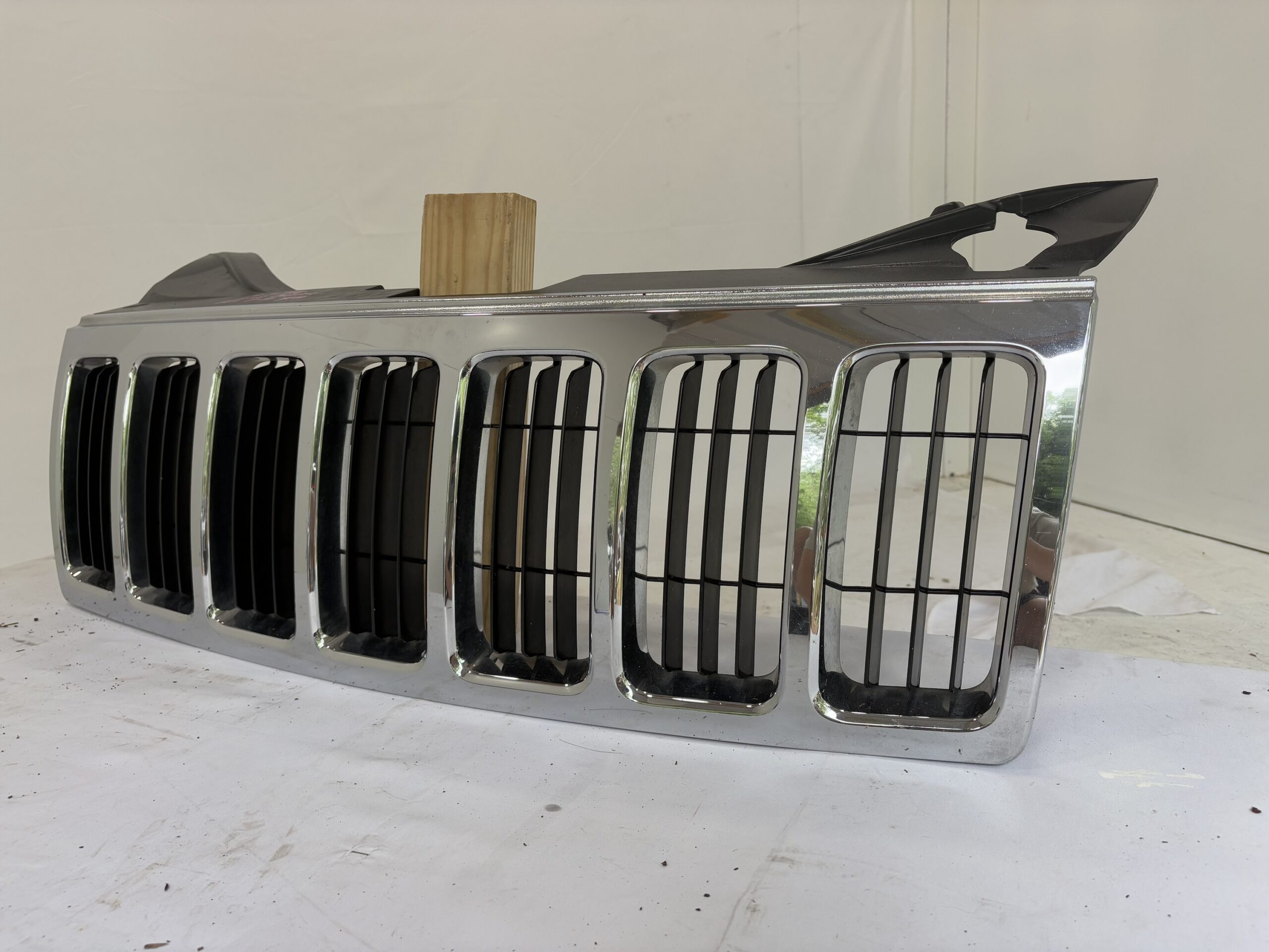 2008-2010 Jeep Grand Cherokee Grille