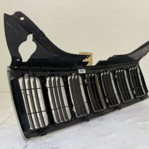 2008-2010 Jeep Grand Cherokee Grille - Image 6
