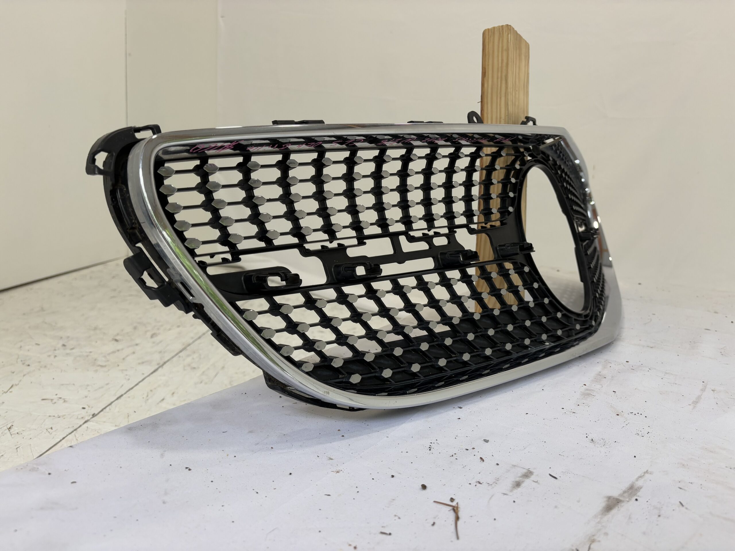 2014-2018 Mercedes Benz CLS W218 Grille