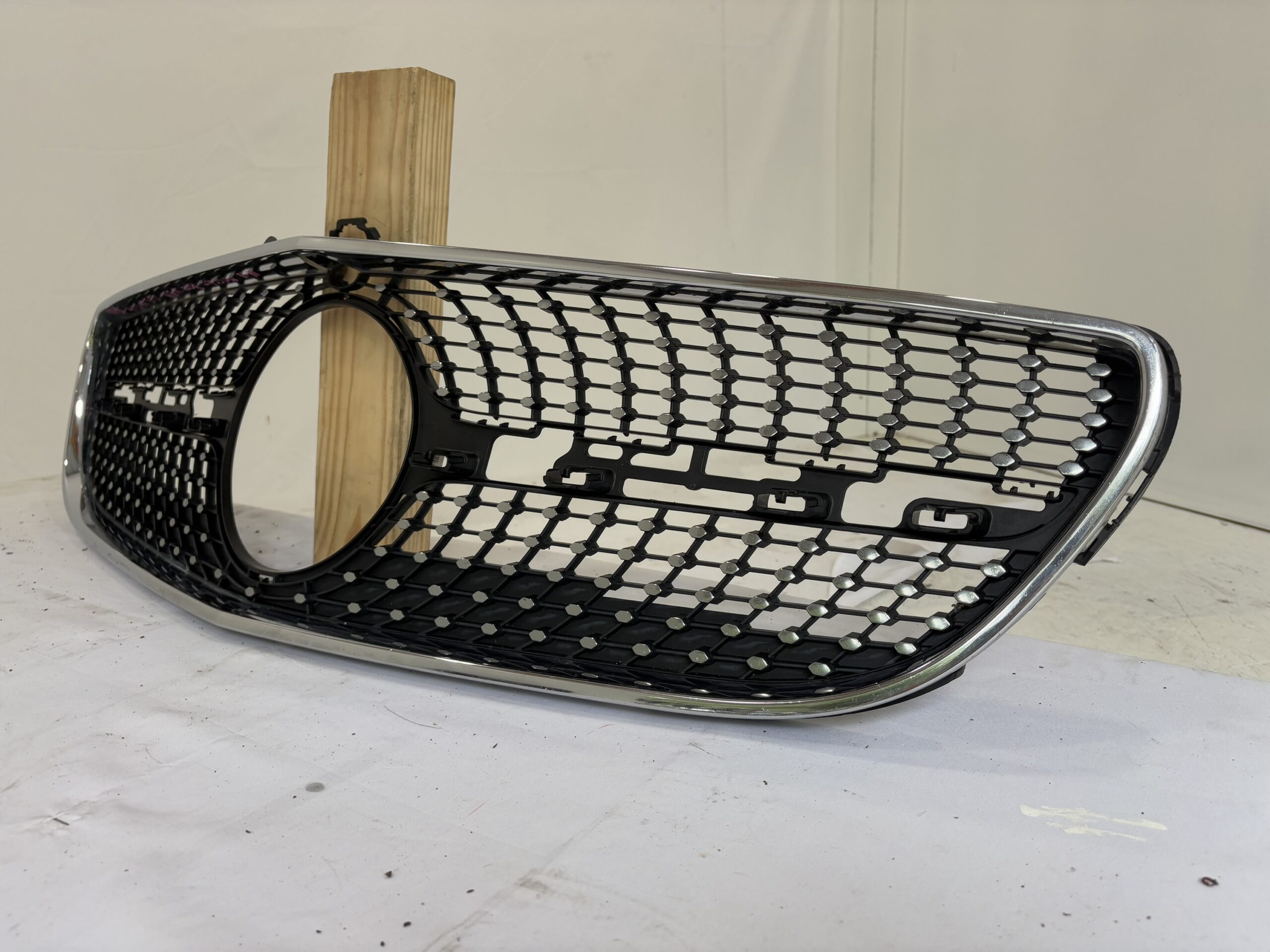 2014-2018 Mercedes Benz CLS W218 Grille