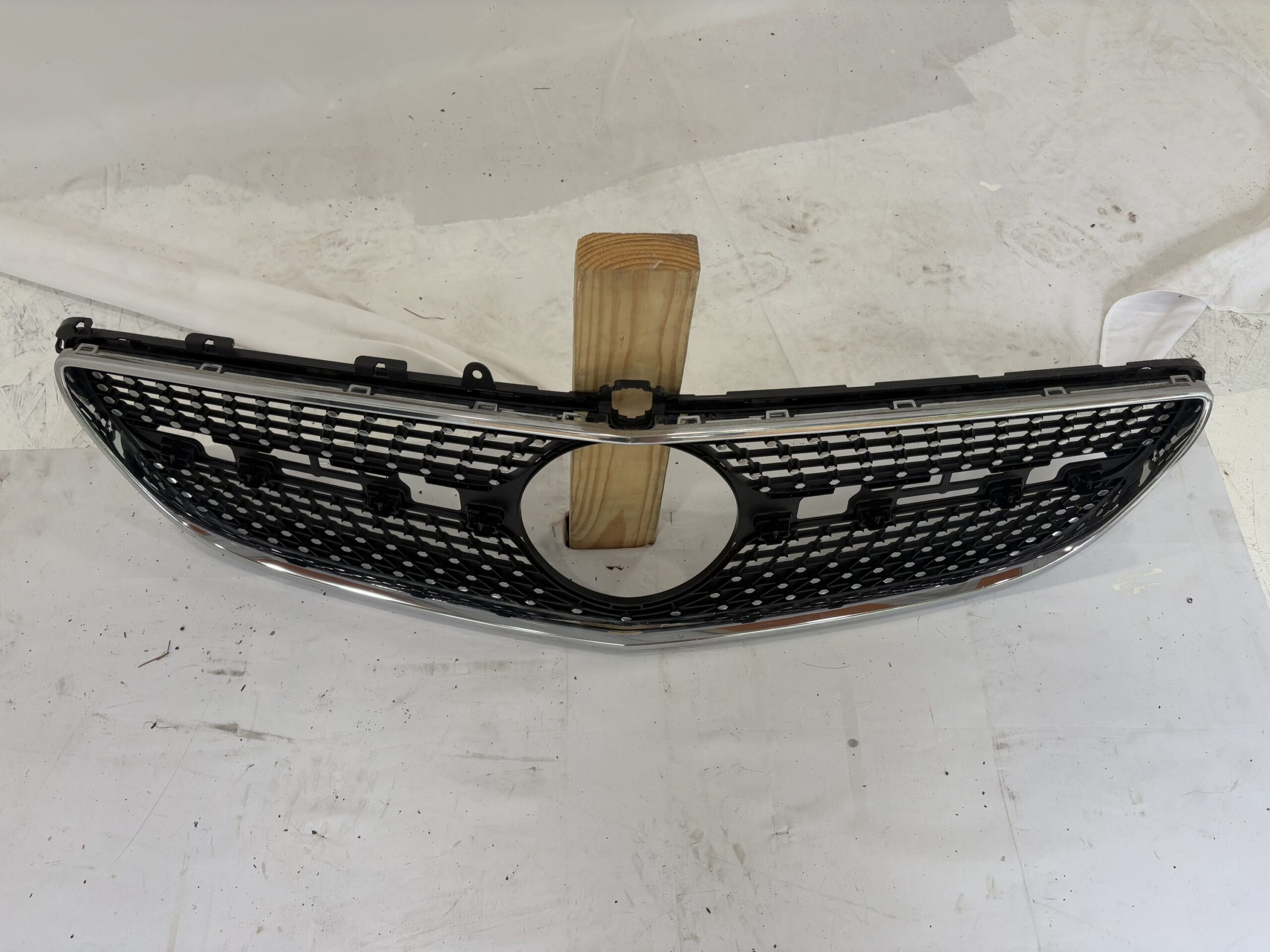 2014-2018 Mercedes Benz CLS W218 Grille
