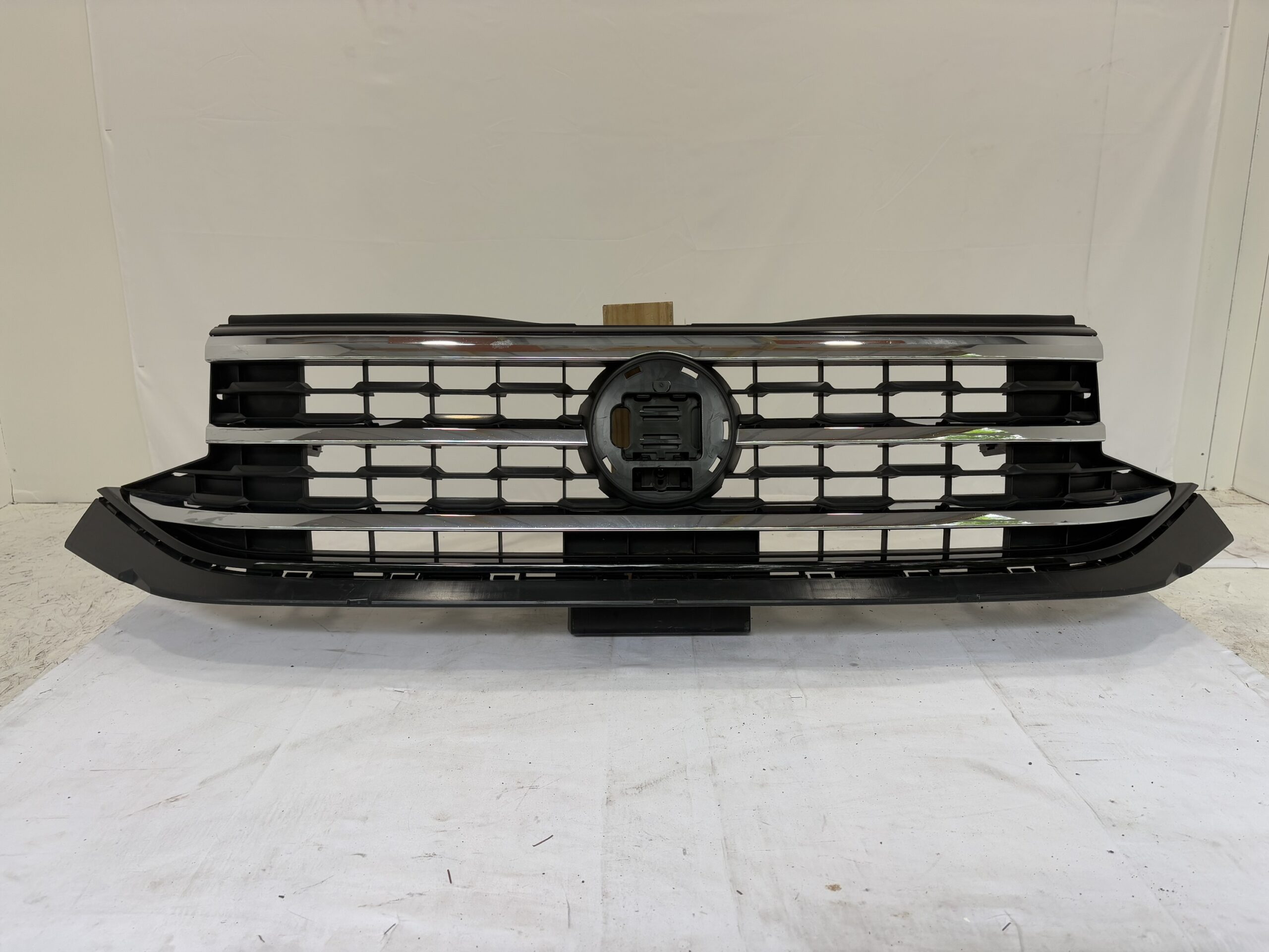 2020-2023 Volkswagen Atlas Grille