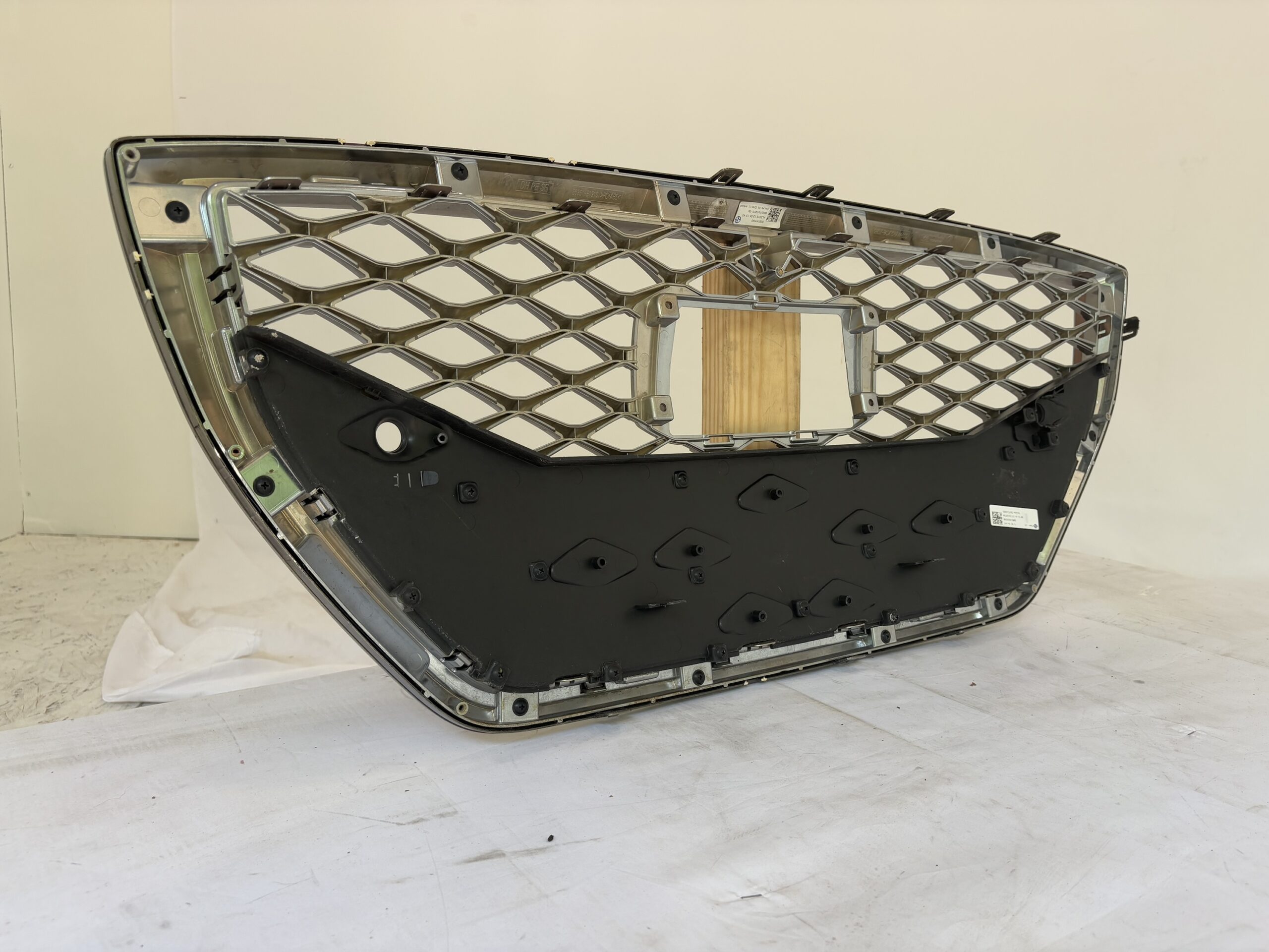 2017-2020 Hyundai Genesis G80 Grille