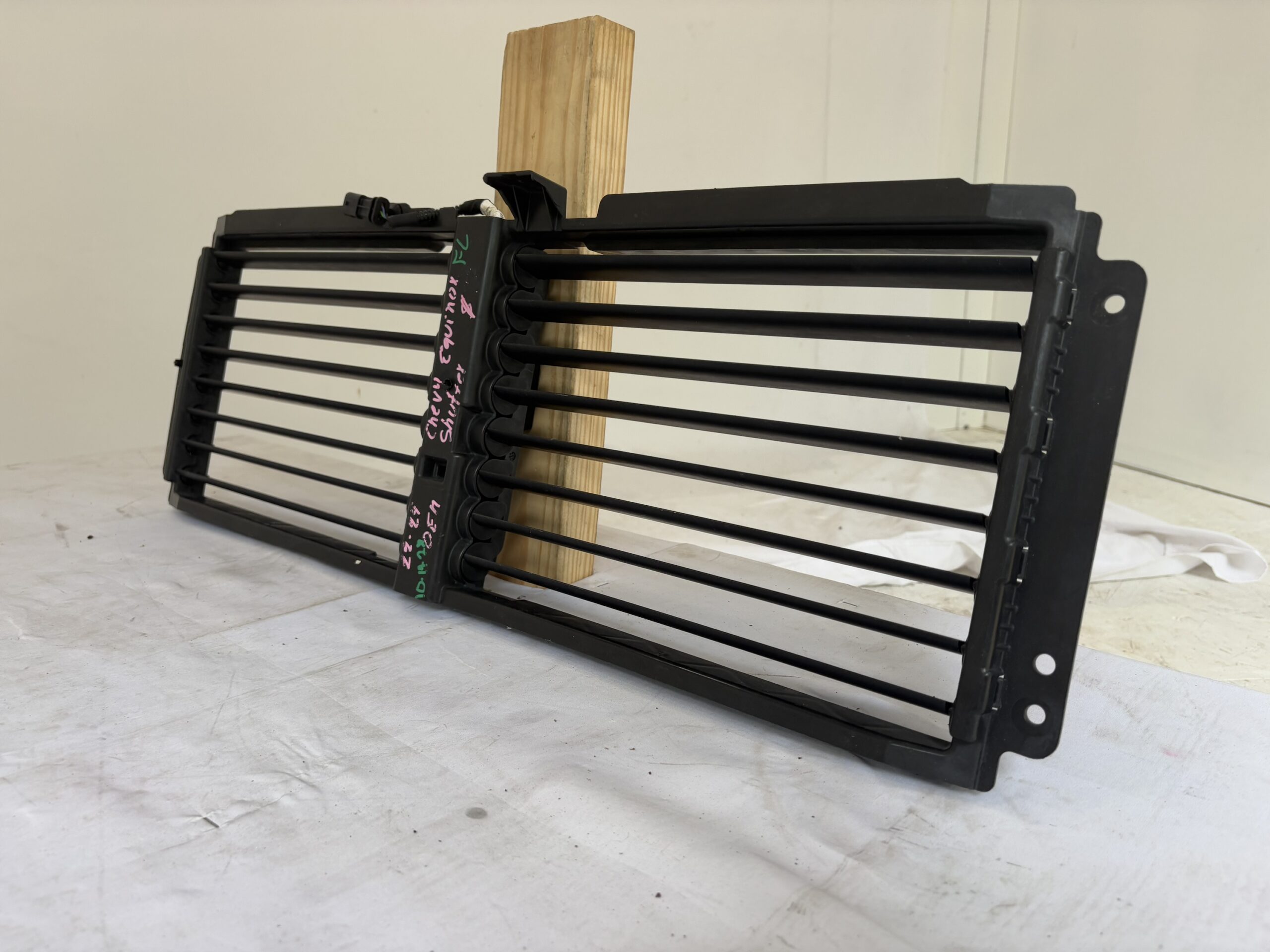 2022-2024 Chevrolet Equinox & Tahoe Shutter