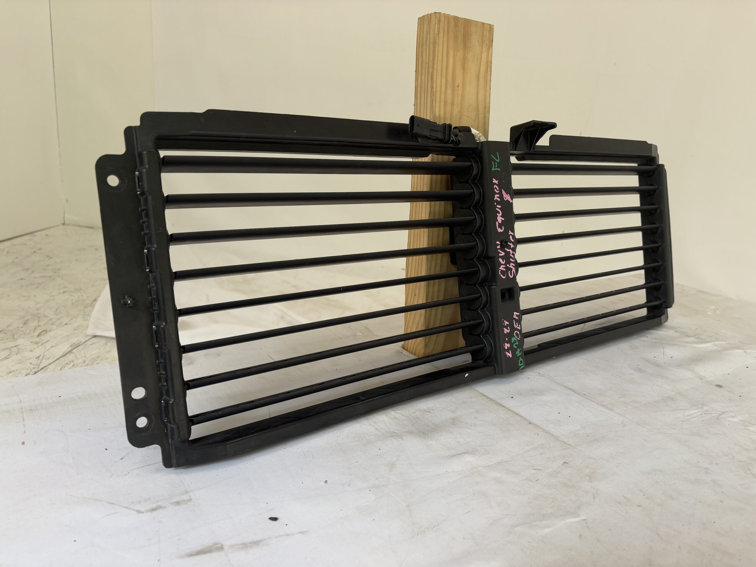 2022-2024 Chevrolet Equinox & Tahoe Shutter