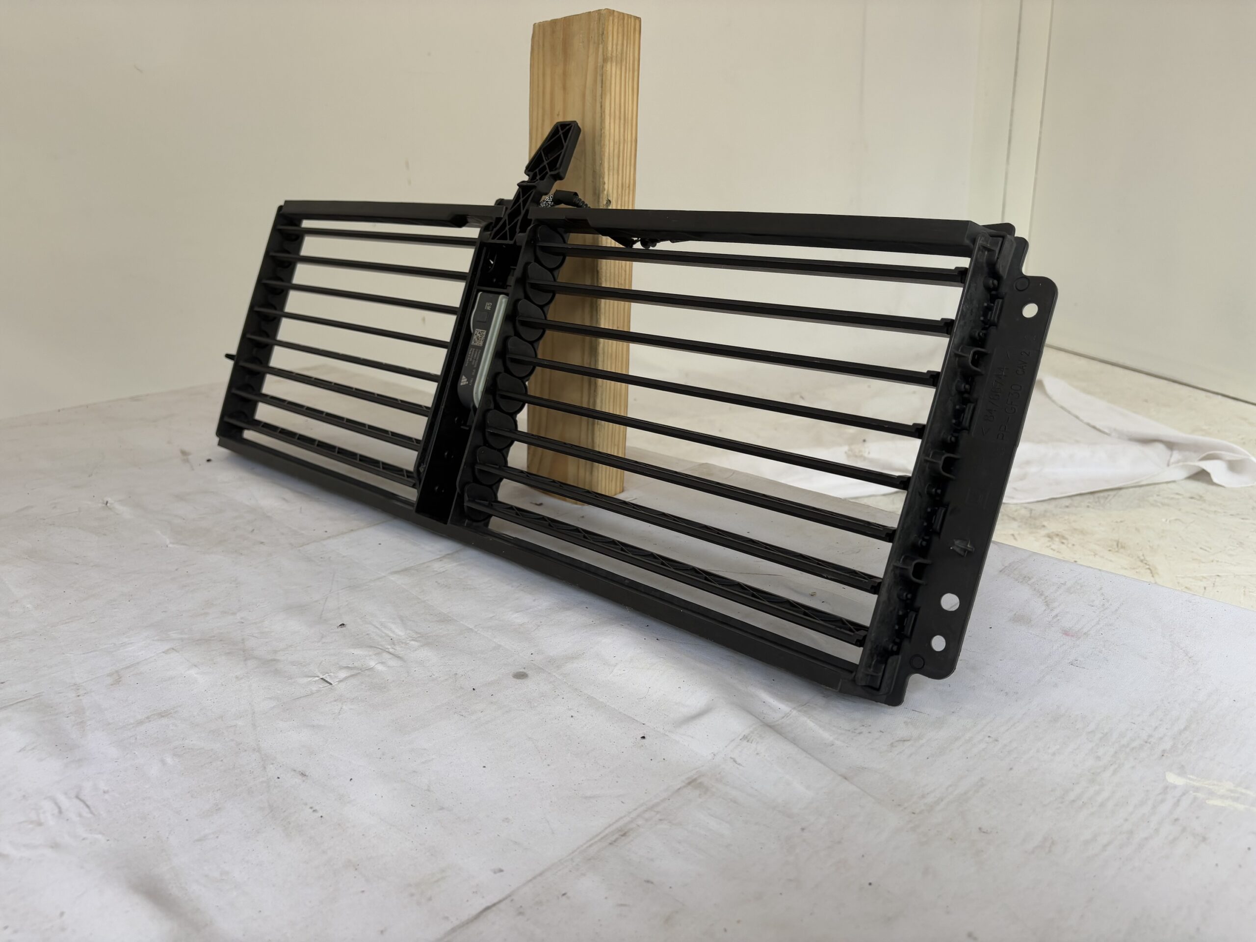 2022-2024 Chevrolet Equinox & Tahoe Shutter