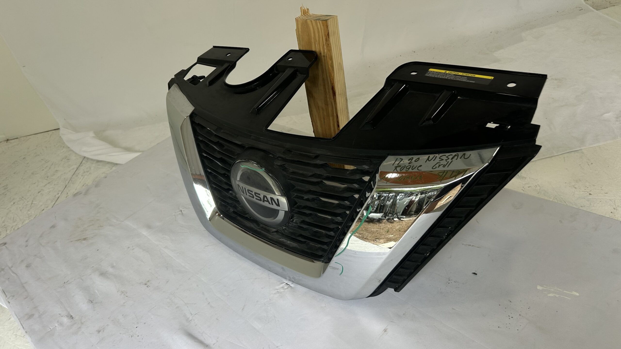 2017-2020 Nissan Rogue Grille