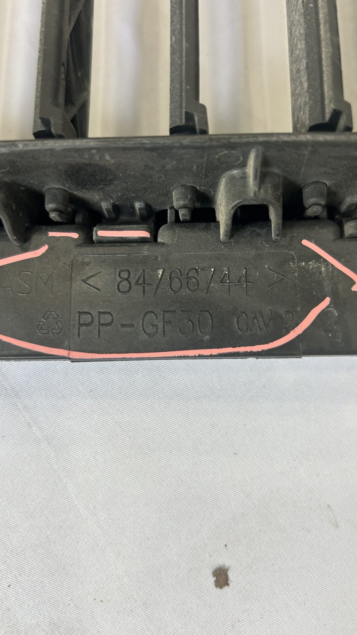 2019-2024 Chevrolet Equinox Shutter