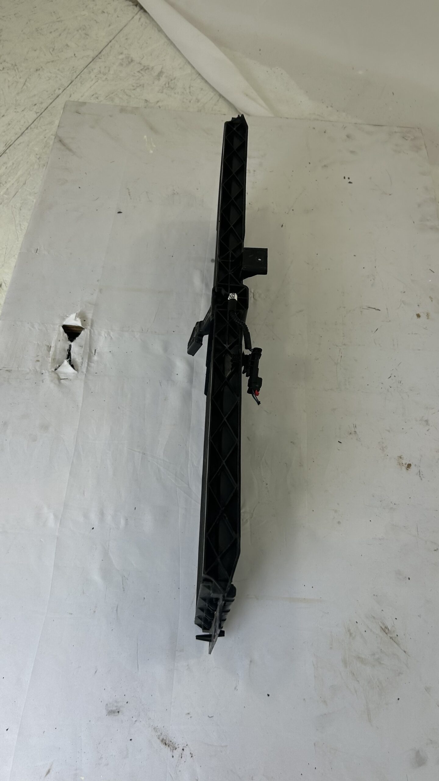 2019-2024 Chevrolet Equinox Shutter