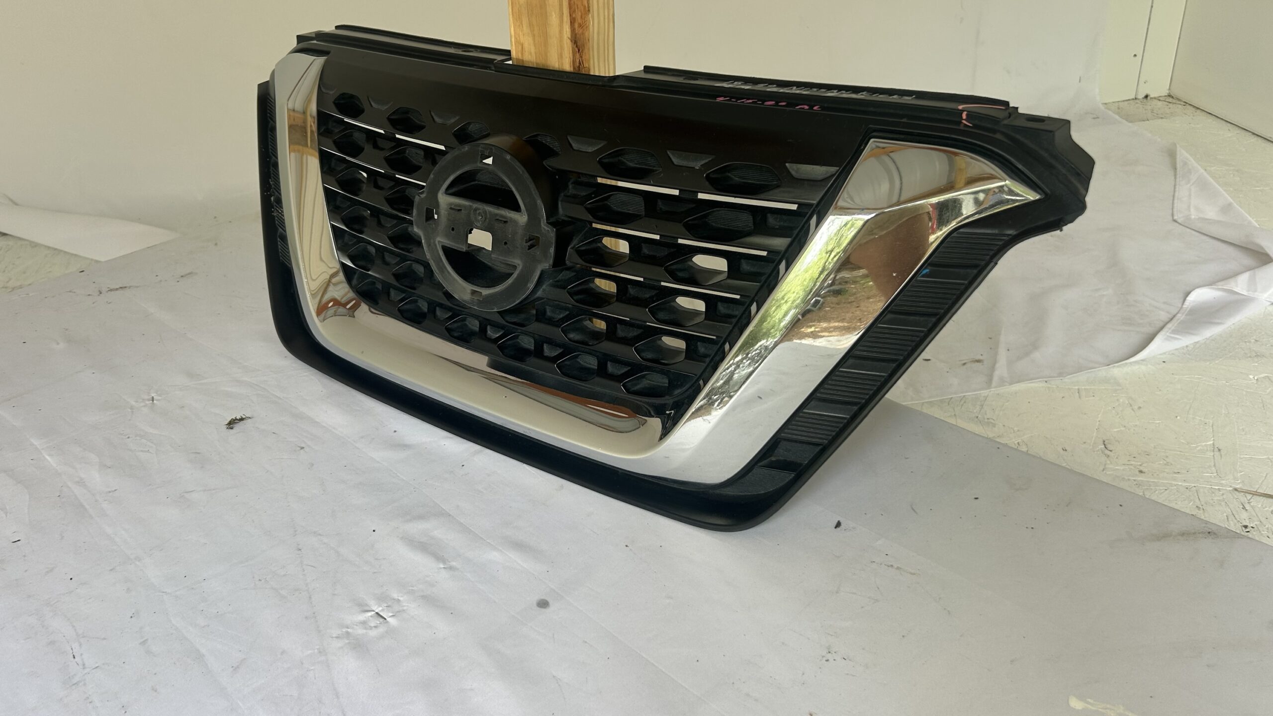 2018-2020 Nissan Kicks Grille