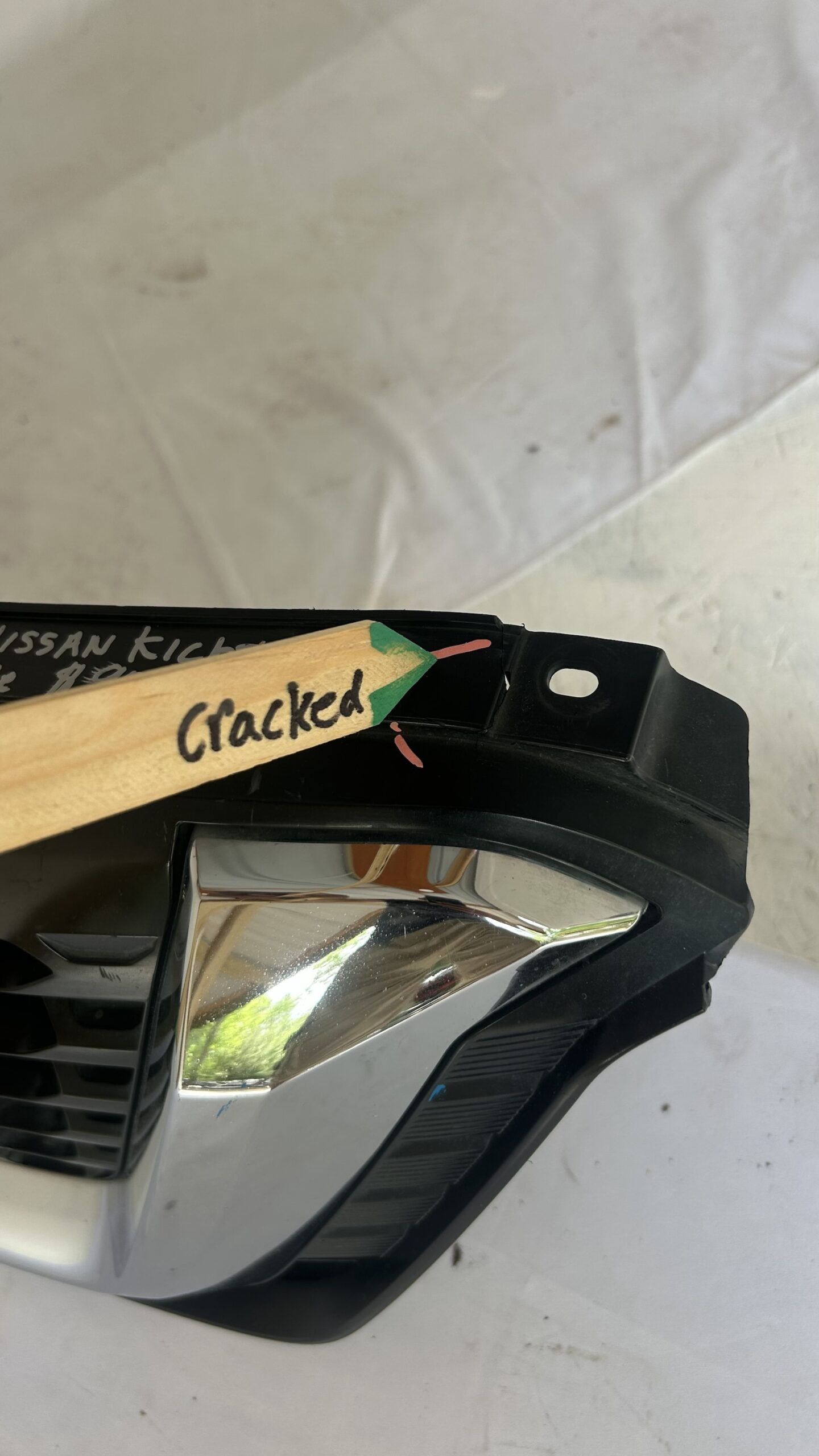 2018-2020 Nissan Kicks Grille