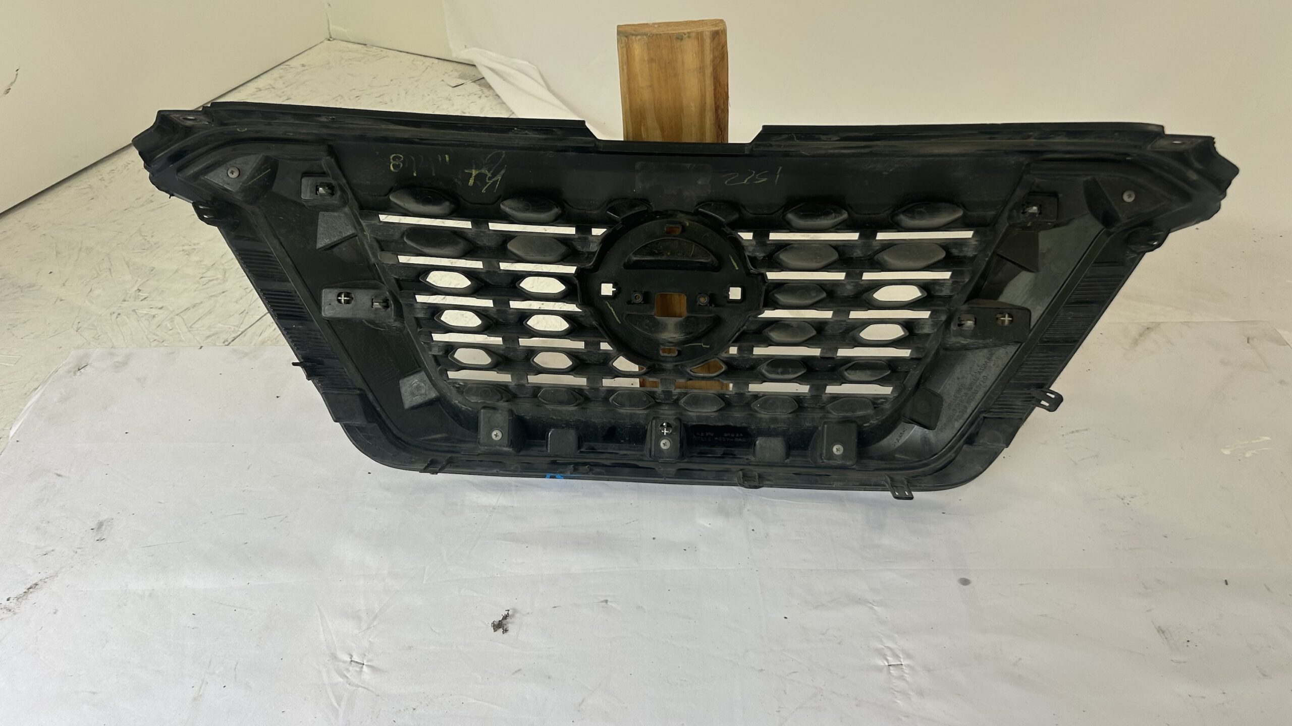2018-2020 Nissan Kicks Grille