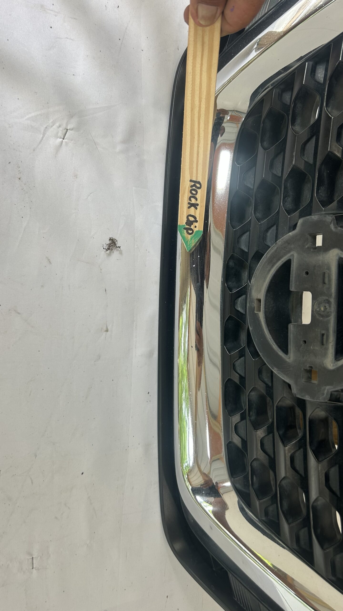 2018-2020 Nissan Kicks Grille
