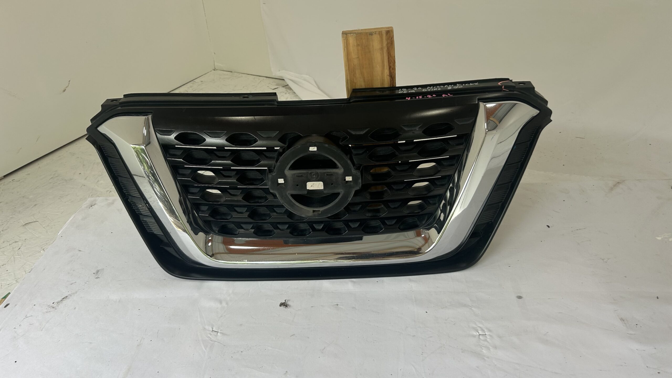 2018-2020 Nissan Kicks Grille