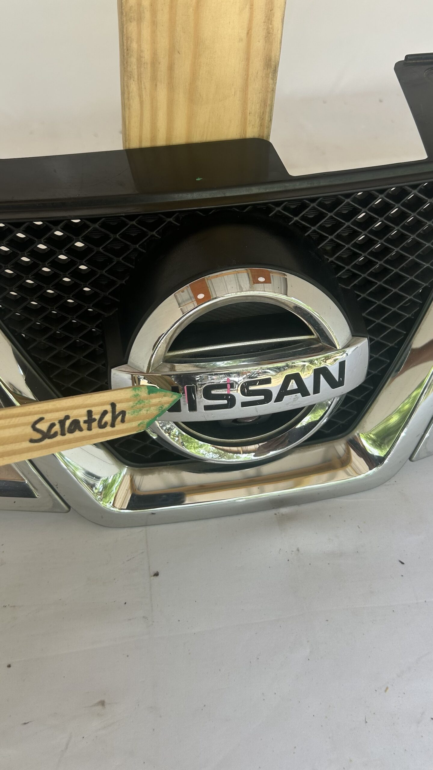 2011-2015 Nissan Rogue Grille w/ camera