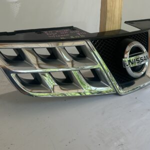 2011-2015 Nissan Rogue Grille w/ camera - Image 9
