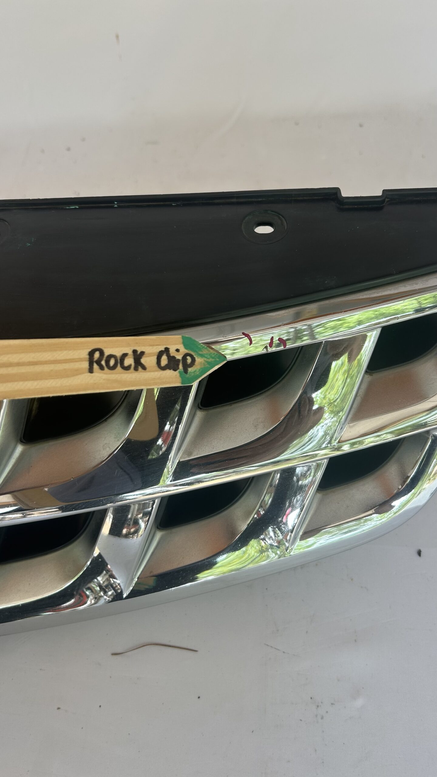 2011-2015 Nissan Rogue Grille w/ camera