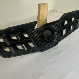 2011-2015 Nissan Rogue Grille w/ camera - Image 3