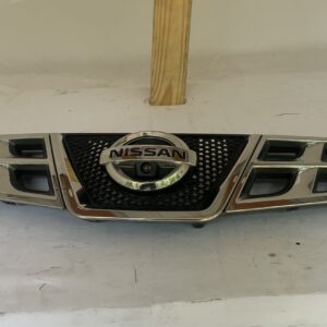 2011-2015 Nissan Rogue Grille w/ camera - Image 2