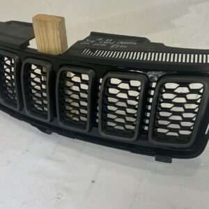 2019-2023 Jeep Grand Cherokee - Image 2
