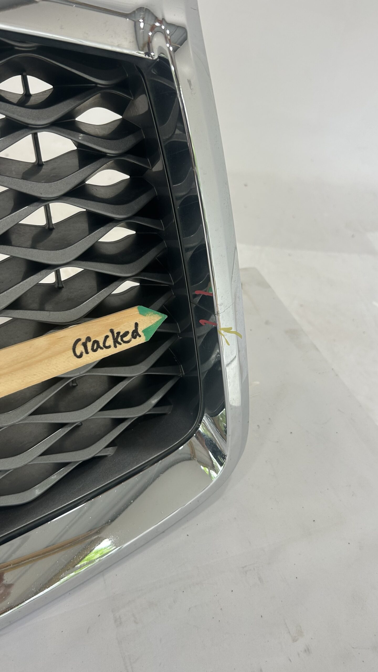 2018-2023 Infiniti QX80 Grille w/ camera