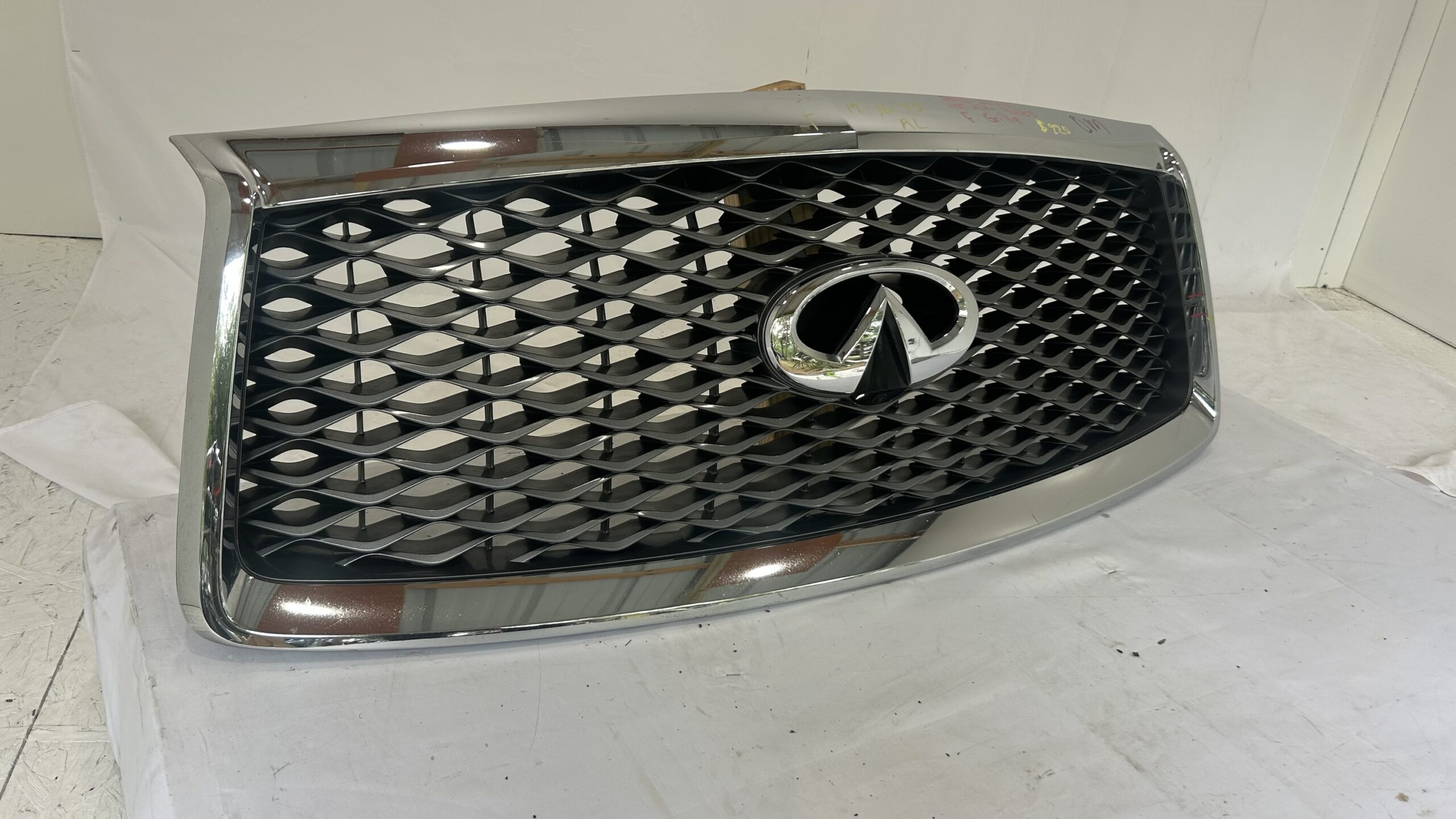 2018-2023 Infiniti QX80 Grille w/ camera