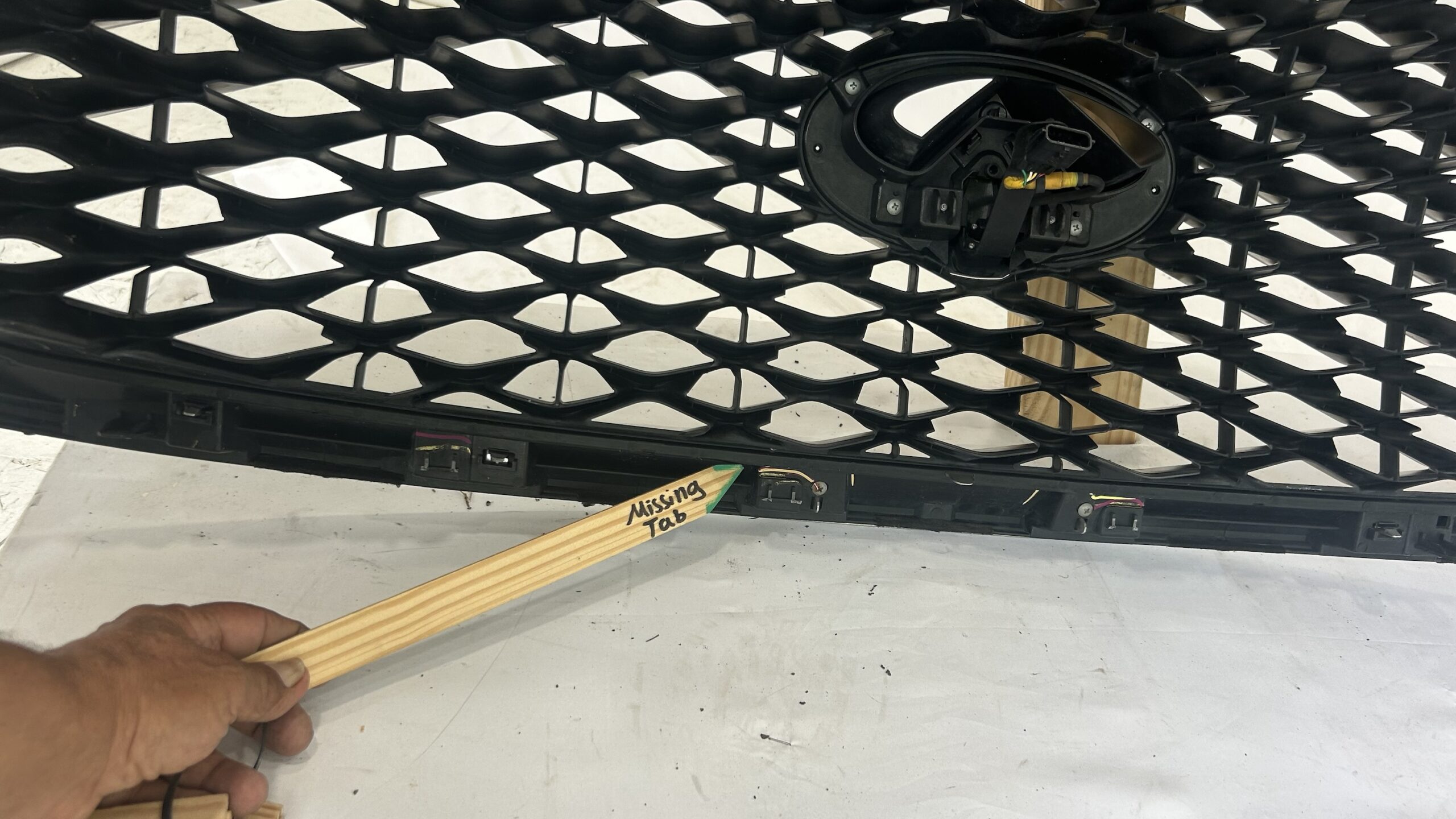 2018-2023 Infiniti QX80 Grille w/ camera