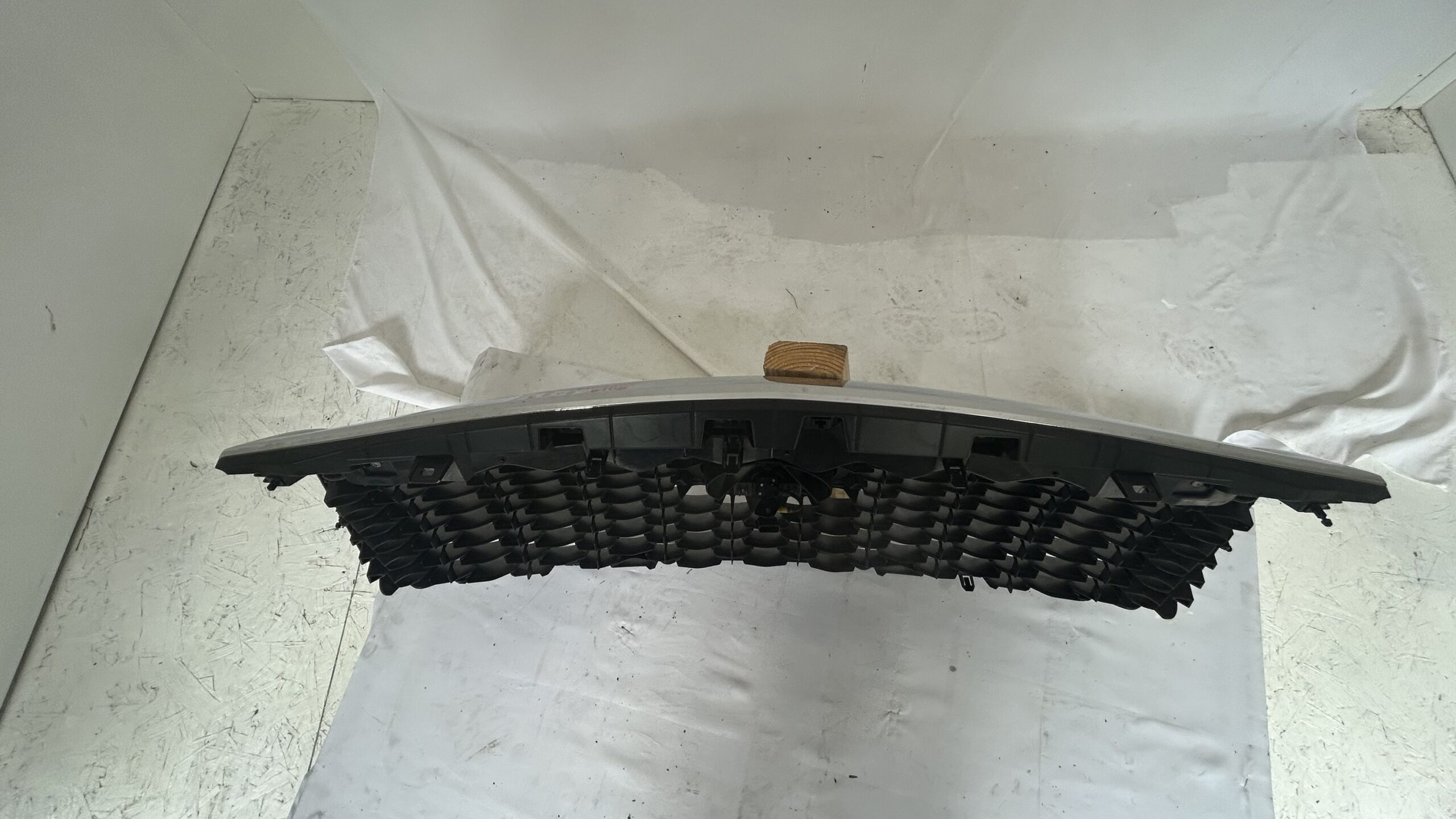 2018-2023 Infiniti QX80 Grille w/ camera